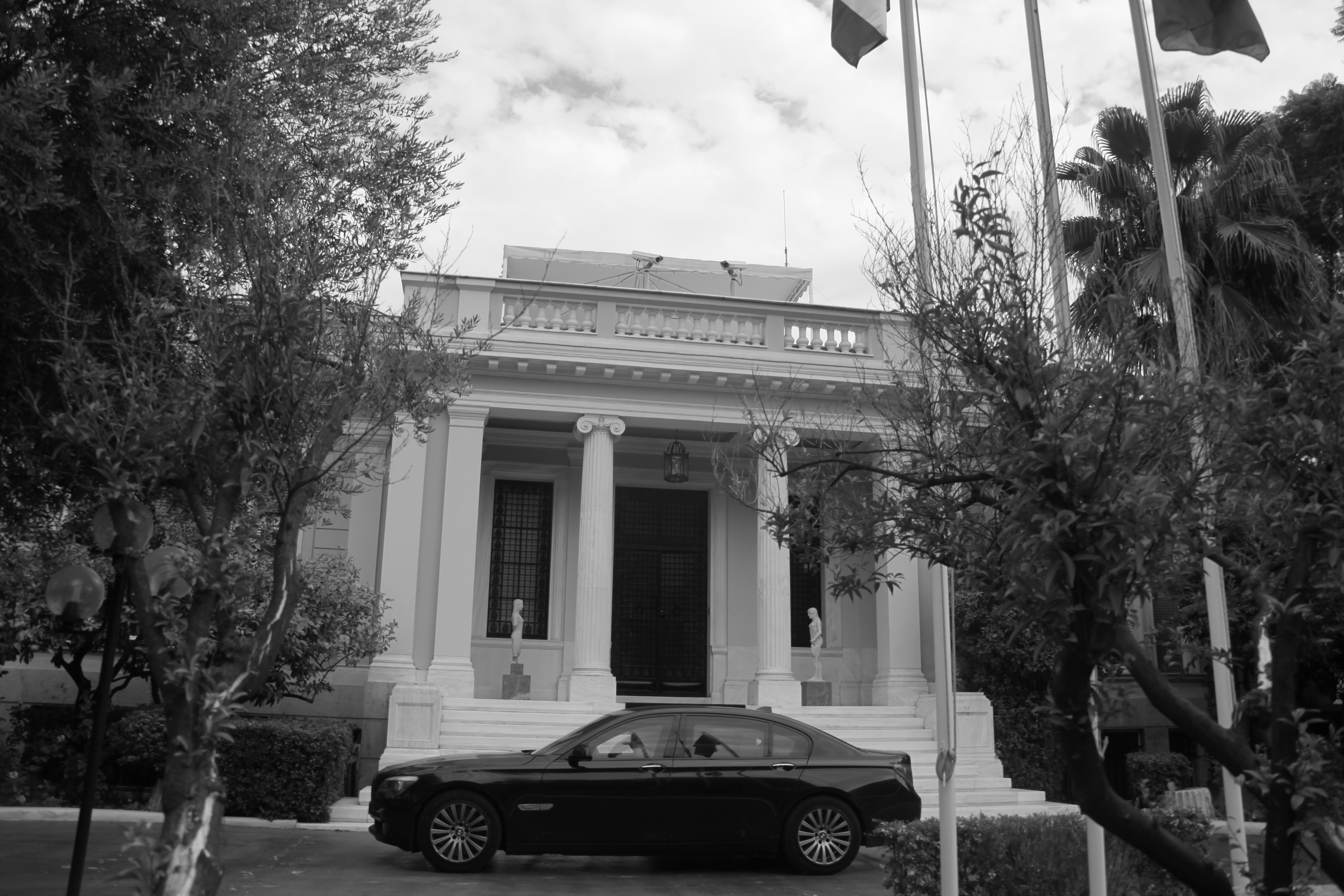 Το Μαξίμου για εκλογές και τρόικα