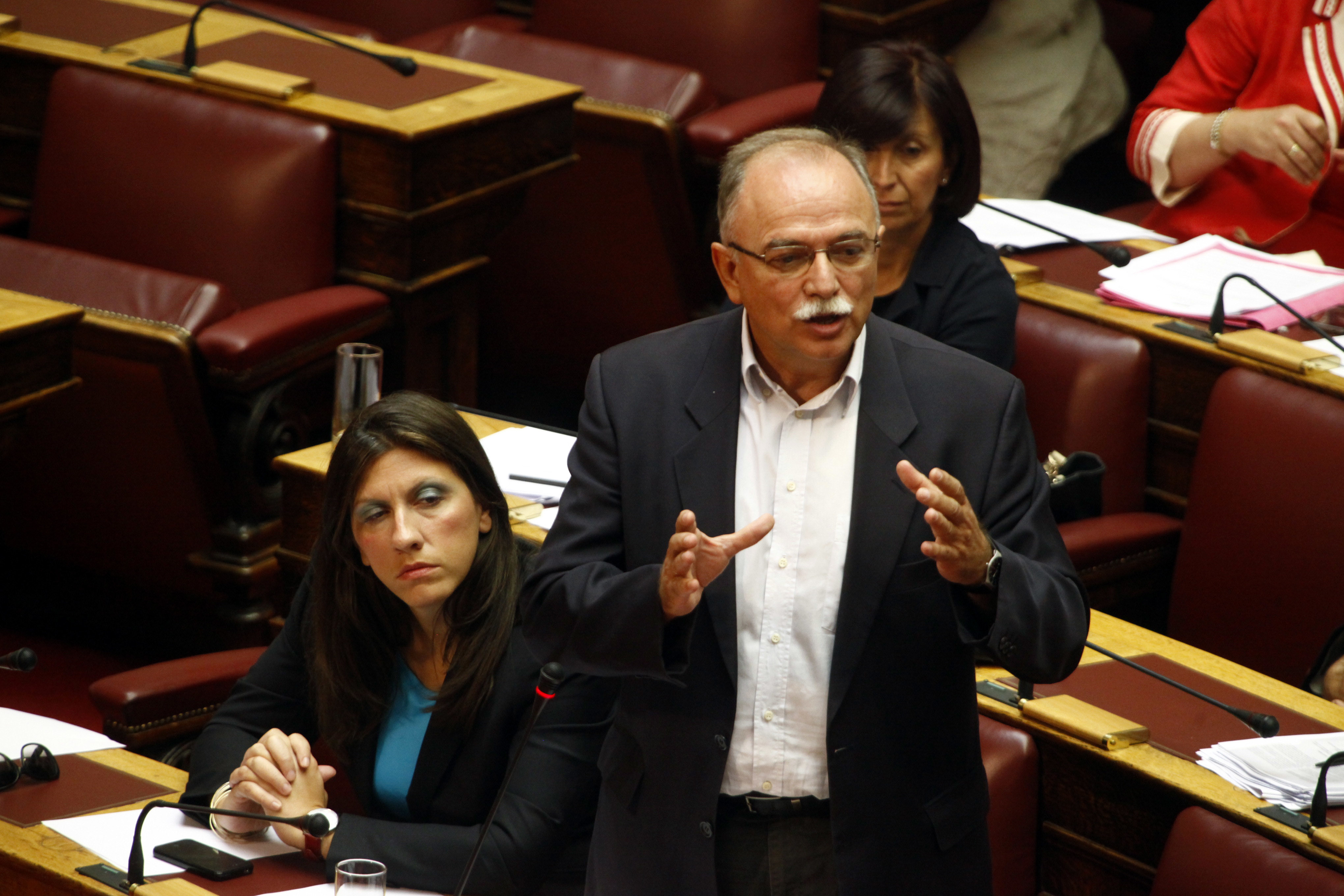 Διπλό δημοψήφισμα θα ζητήσει ο ΣΥΡΙΖΑ αν παραιτηθούν μαζικά οι βουλευτές της Χρυσής Αυγής