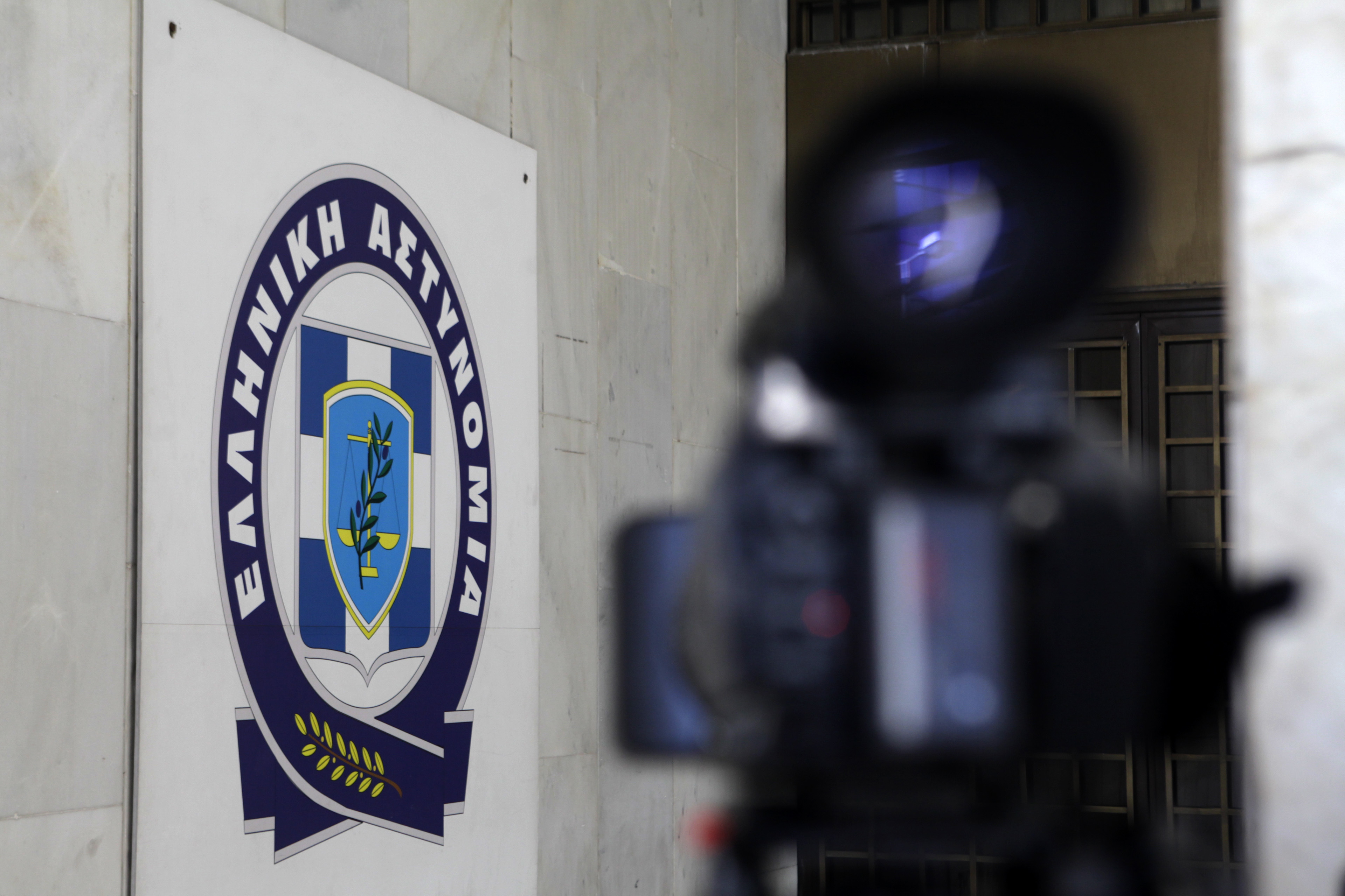 Διοικητής Ασφάλειας και υπαξιωματικός με όπλα και ναρκωτικά – Η έρευνα έχει σχέση με την υπόθεση της Χρυσής Αυγής