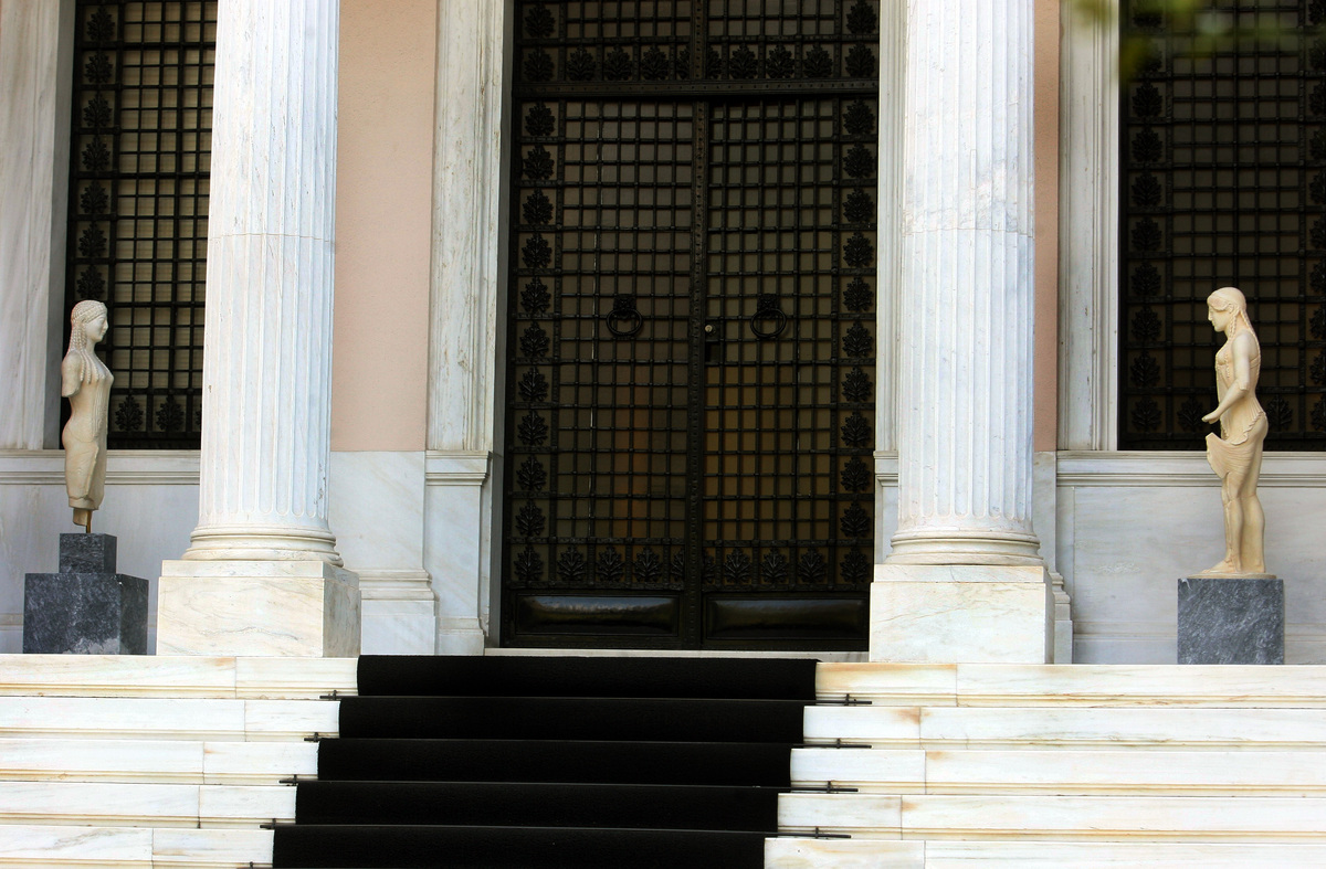 Το Μαξίμου προαναγγέλει ρήξη και ρίχνει την ευθύνη στους δανειστές! – «Εμείς κάναμε υποχωρήσεις! Οι Θεσμοί έχουν παντού κόκκινες γραμμές»