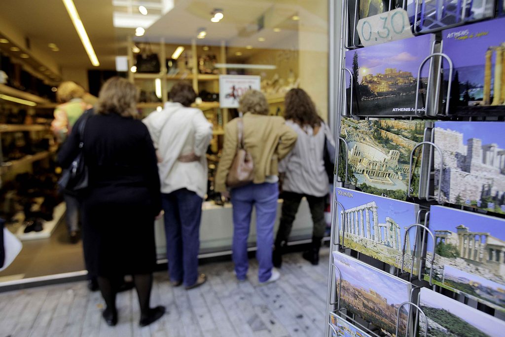 Ξενοδόχοι: Ανοικτά όλες τις Κυριακές τα καταστήματα στις τουριστικές περιοχές