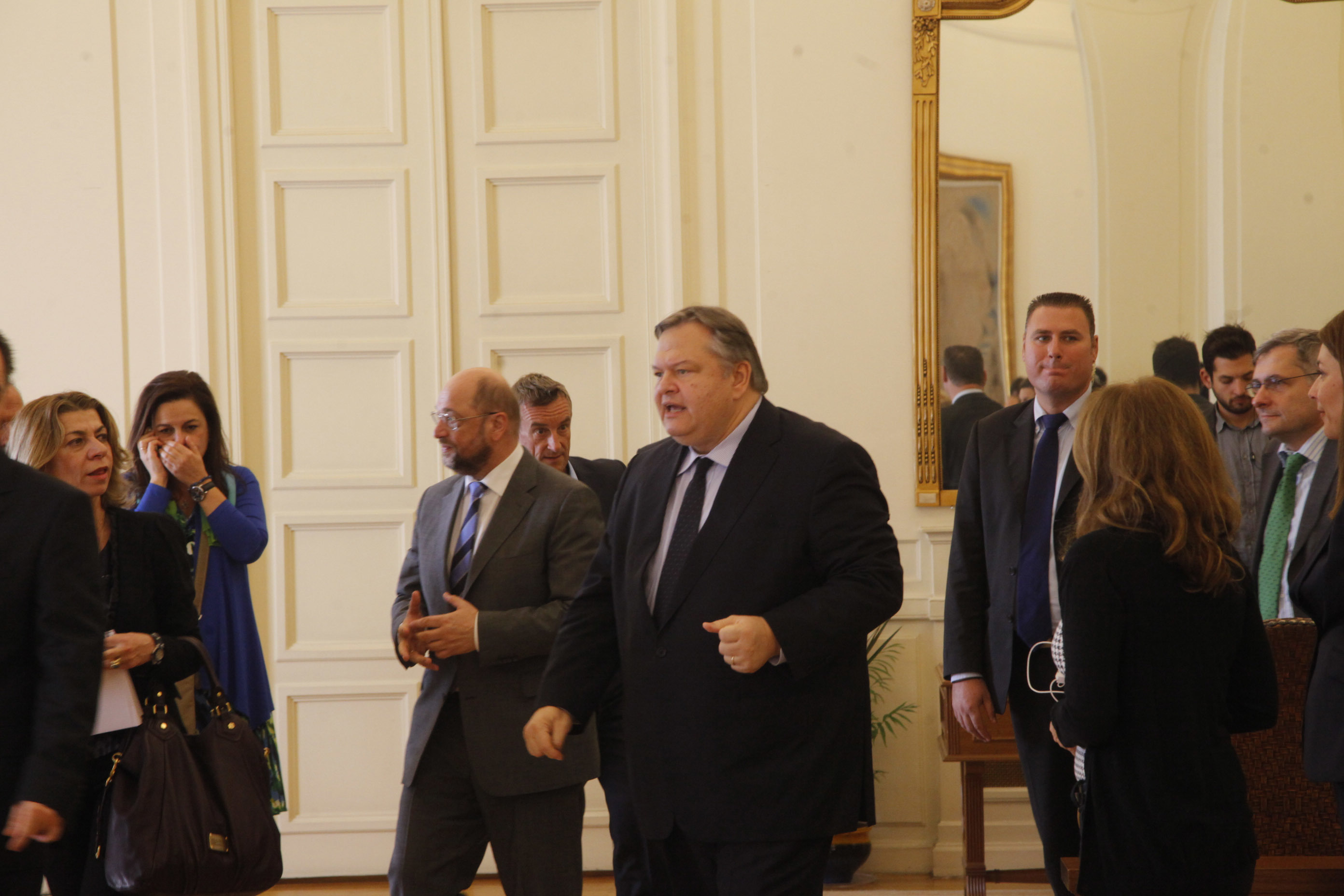 Ενοχλημένος ο Σούλτς με Βενιζέλο