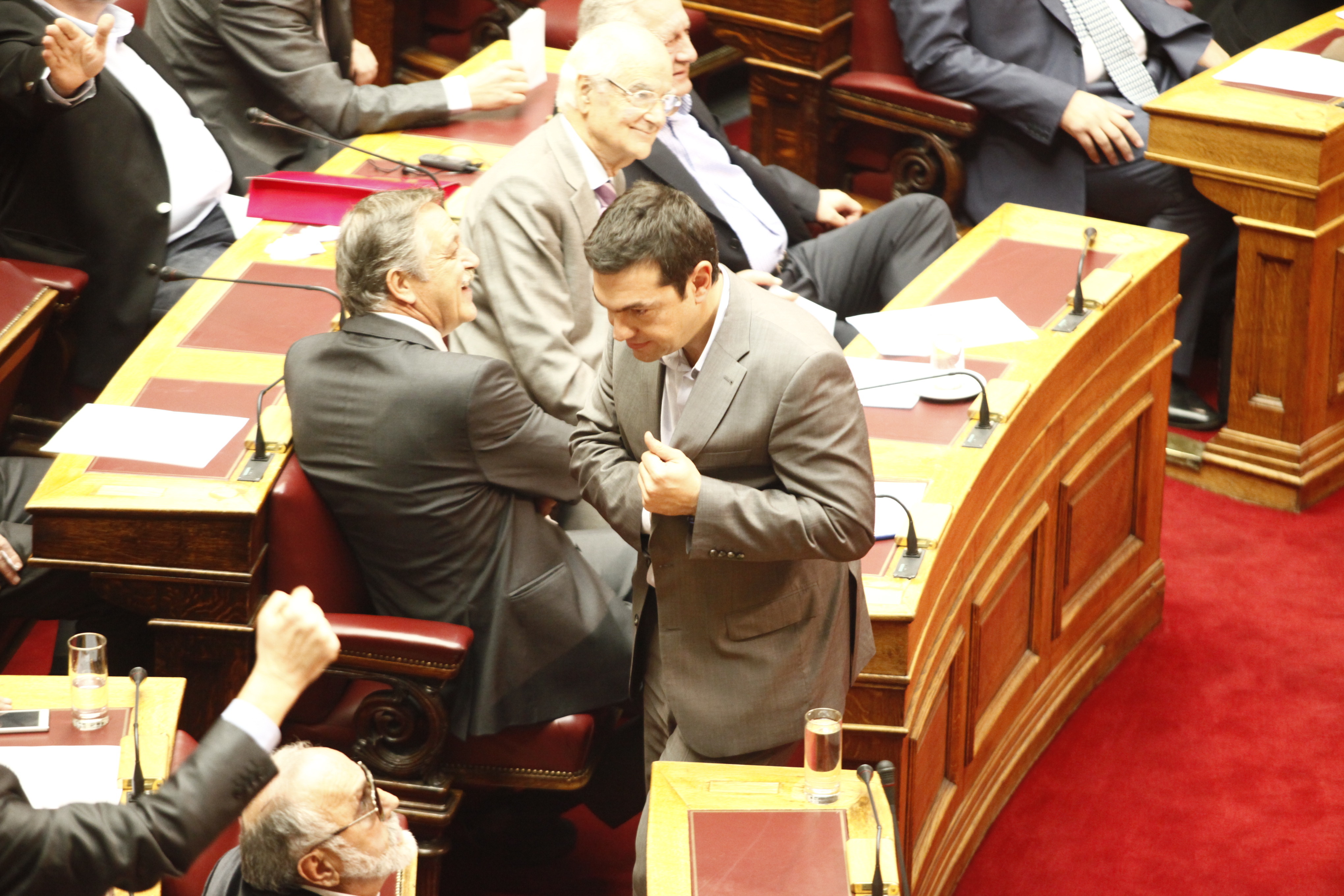Καυγάς βουλευτών με Λαφαζάνη! Ευτελίζετε το κοινοβούλιο