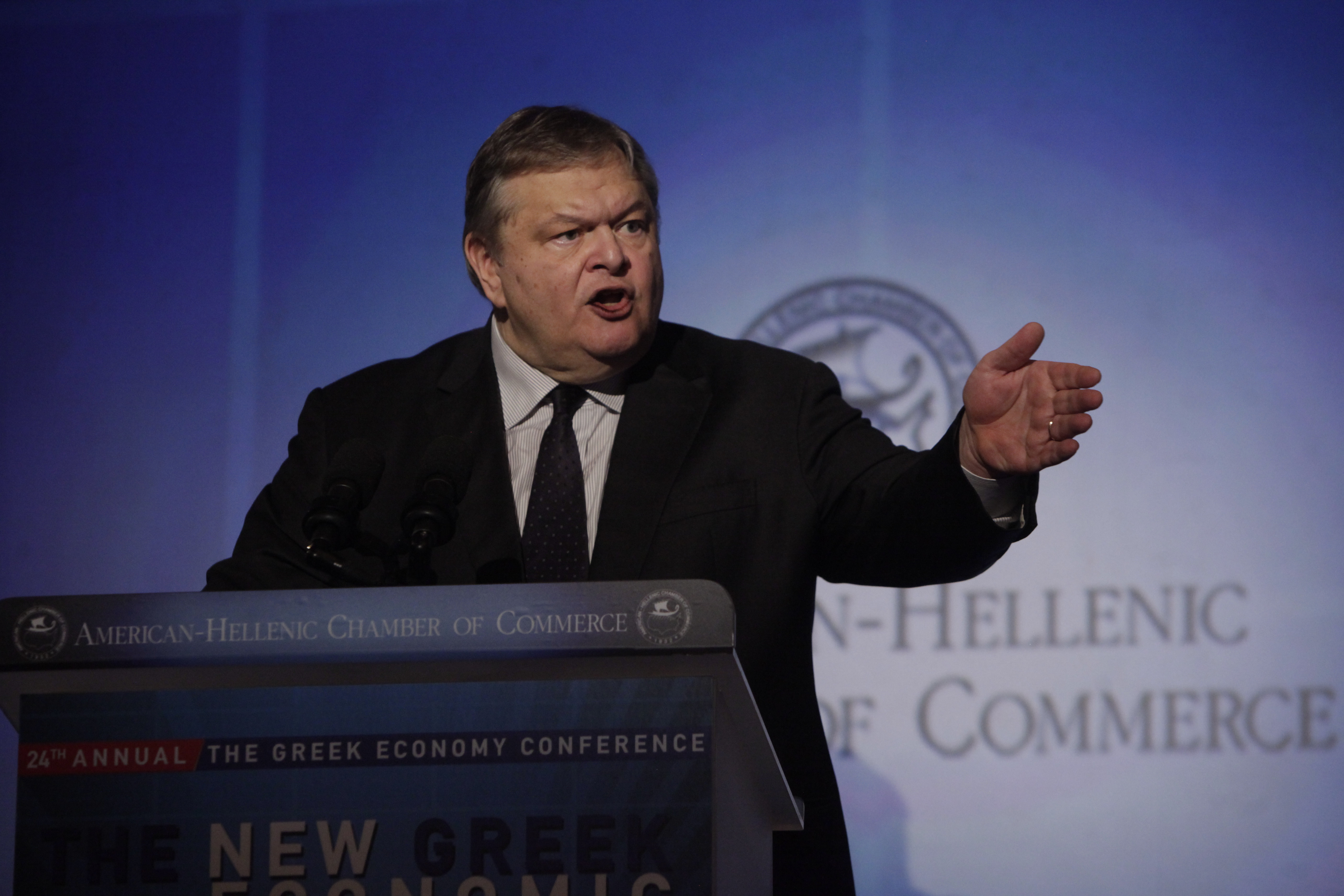 Βενιζέλος: Ούτε βήμα πίσω για τους πλειστηριασμούς