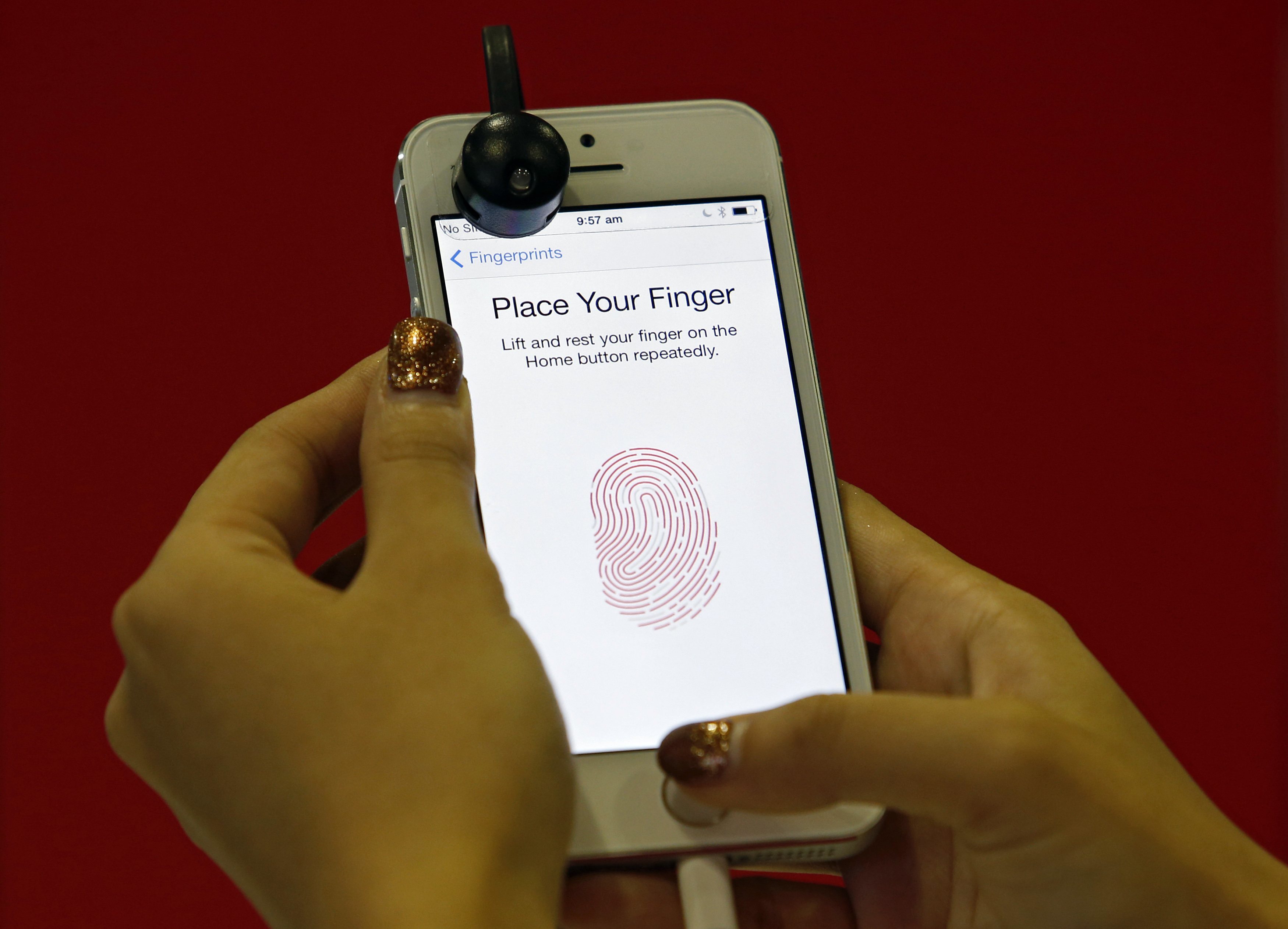 Γερμανοί χάκερ έσπασαν το Touch ID του iPhone 5s – ΒΙΝΤΕΟ