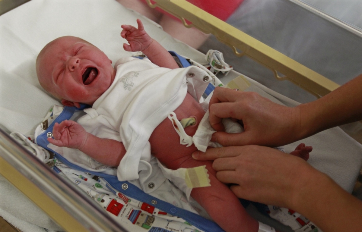 Νόμισαν ότι το μωρό γεννήθηκε νεκρό και το έβαλαν σε μια σακούλα!