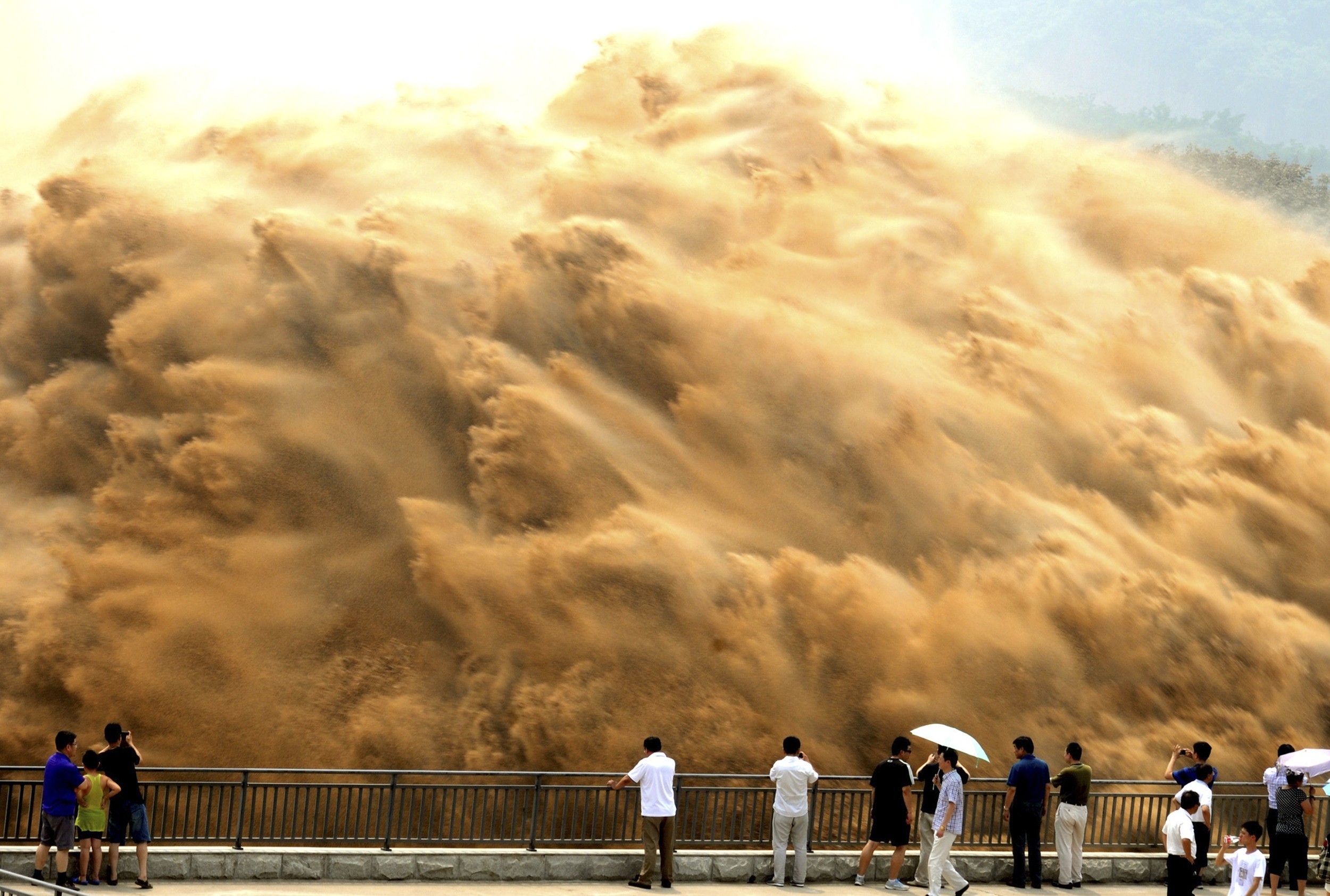 Вода ветер пыль. Самум Песчаная буря. Буря Песчаная буря в Египте. Ветер хамсин в Египте. Песчаная буря в Египте.