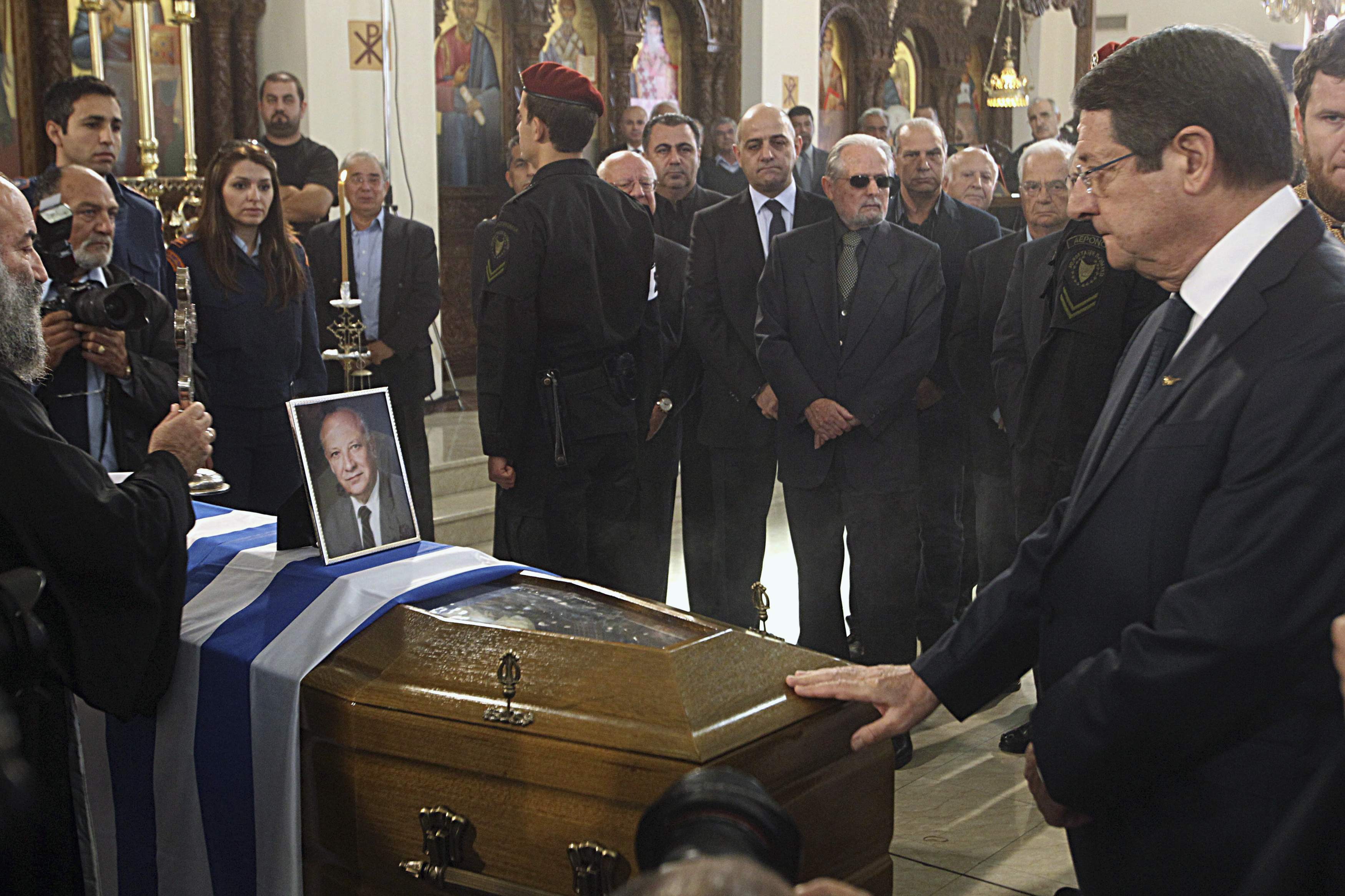 Στην αγκαλιά της Κυπριακής γης ο Γλαύκος Κληρίδης