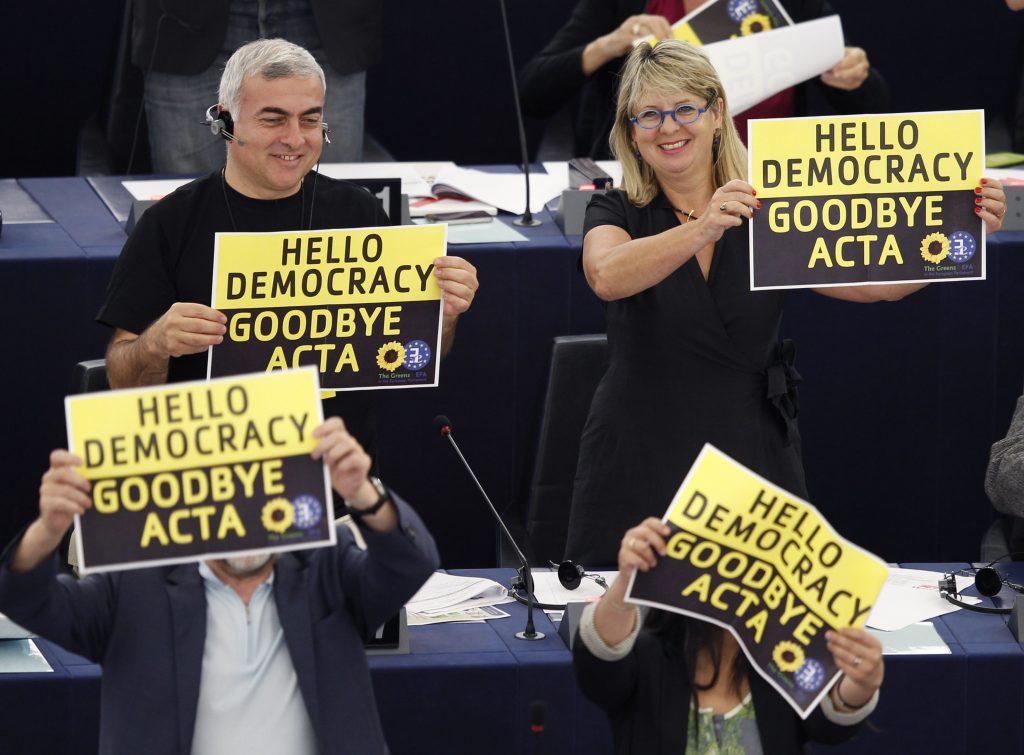 “Πειρατικό” η ευρωβουλή – Καταψήφισε την ACTA!