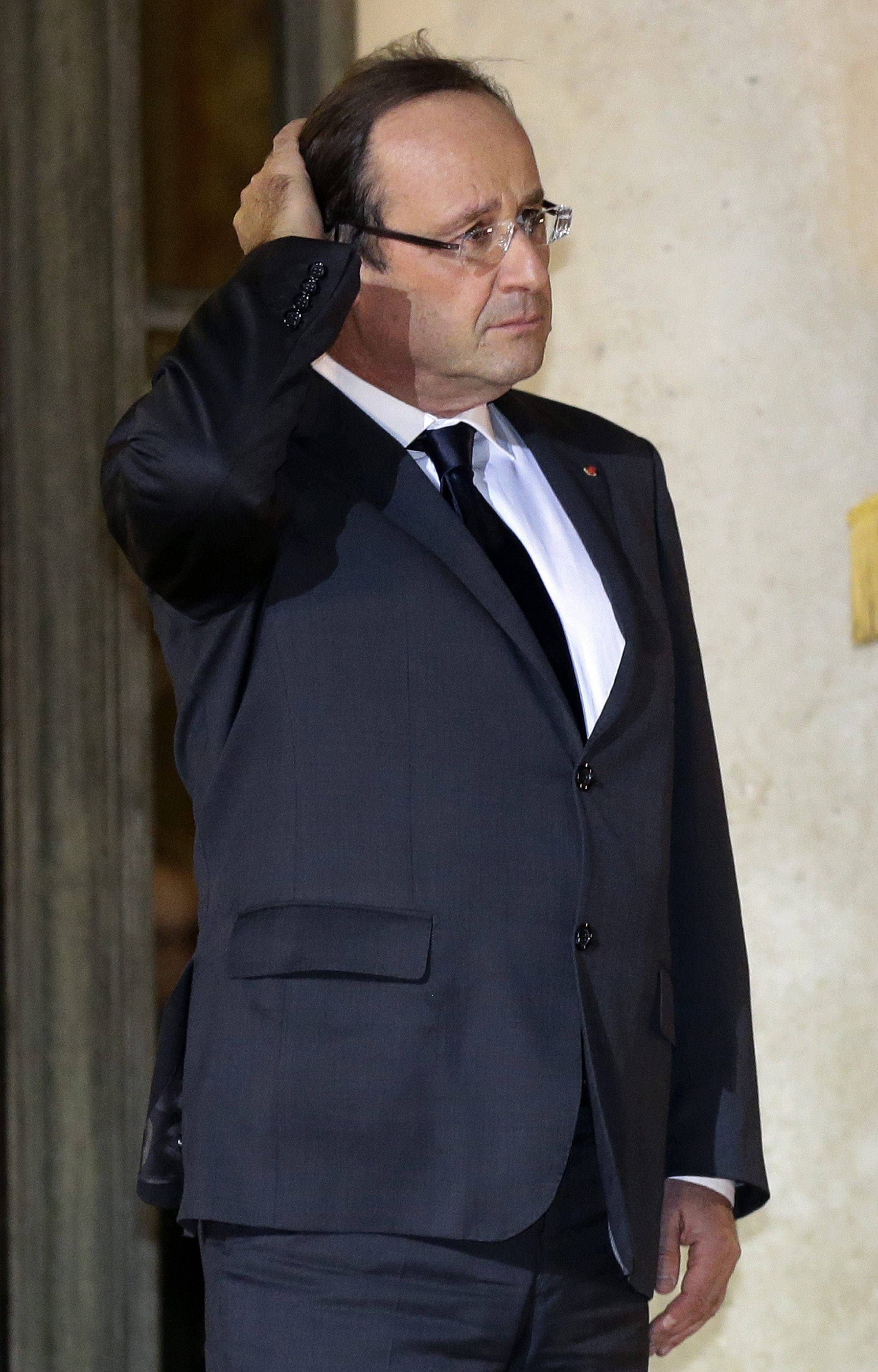 Αγρότες έστειλαν στον Ολάντ ψίχουλα και τους έκανε μήνυση!