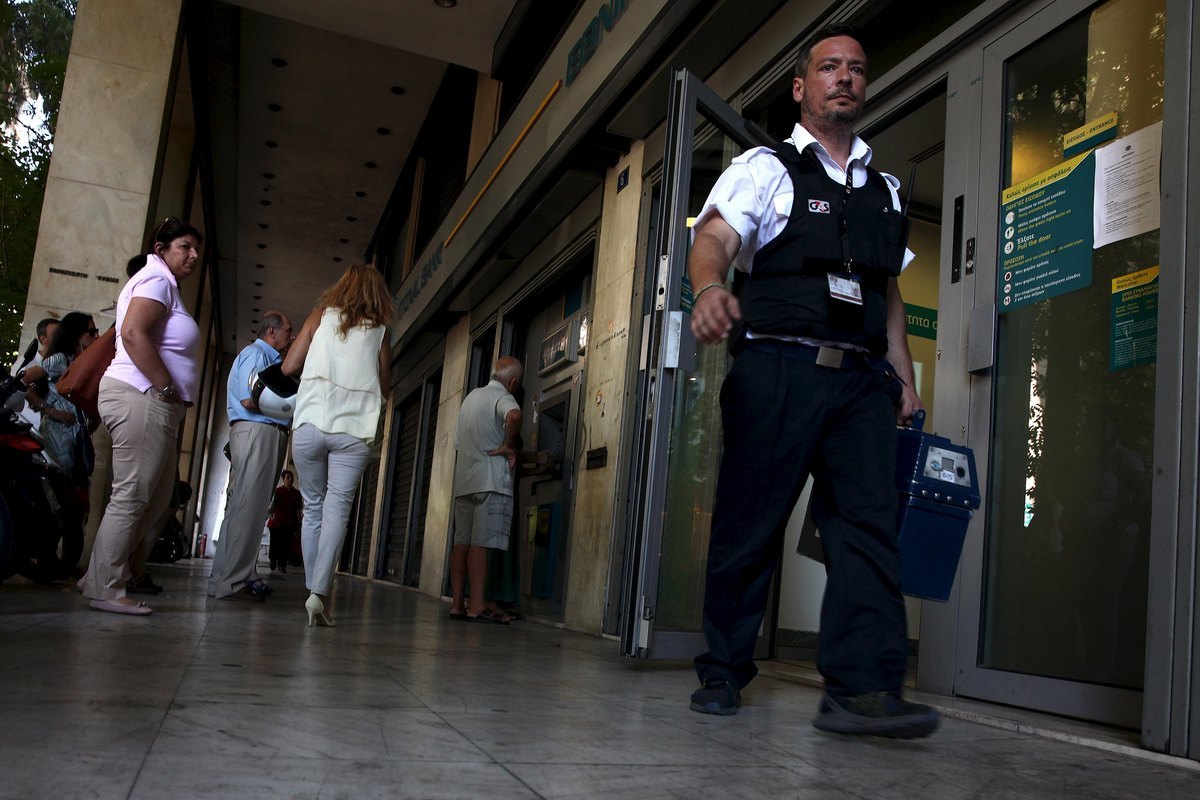 Τράπεζες: Αγώνας δρόμου για ν’ ανοίξουν όλες την Δευτέρα – Τι αλλάζει αν επιτευχθεί αυτό