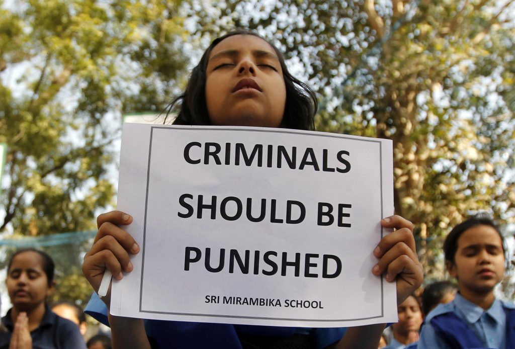 Την εκτέλεση των βιαστών της φοιτήτριας ζητεί η οικογένειά της