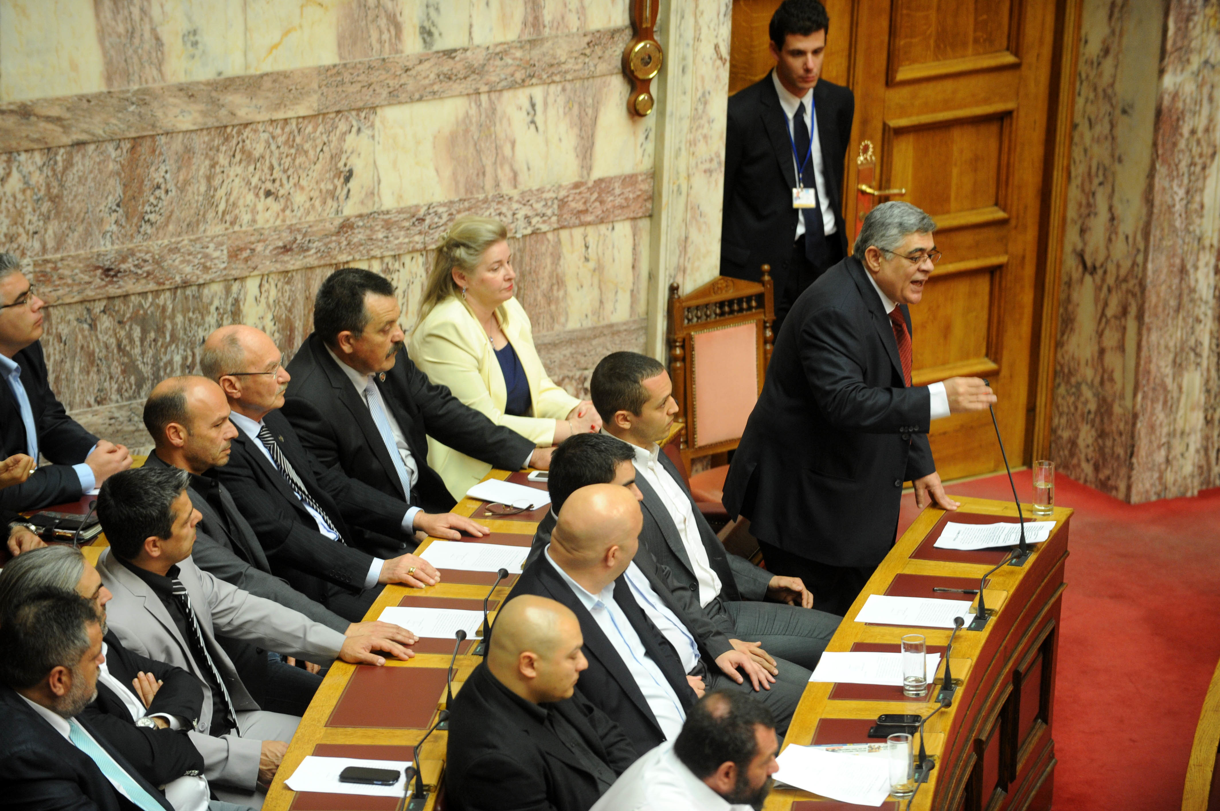 Τι προβλέπει το Σύνταγμα μετά τις συλλήψεις των βουλευτών της Χρυσής Αυγής – Ολα τα σενάρια για εκλογές