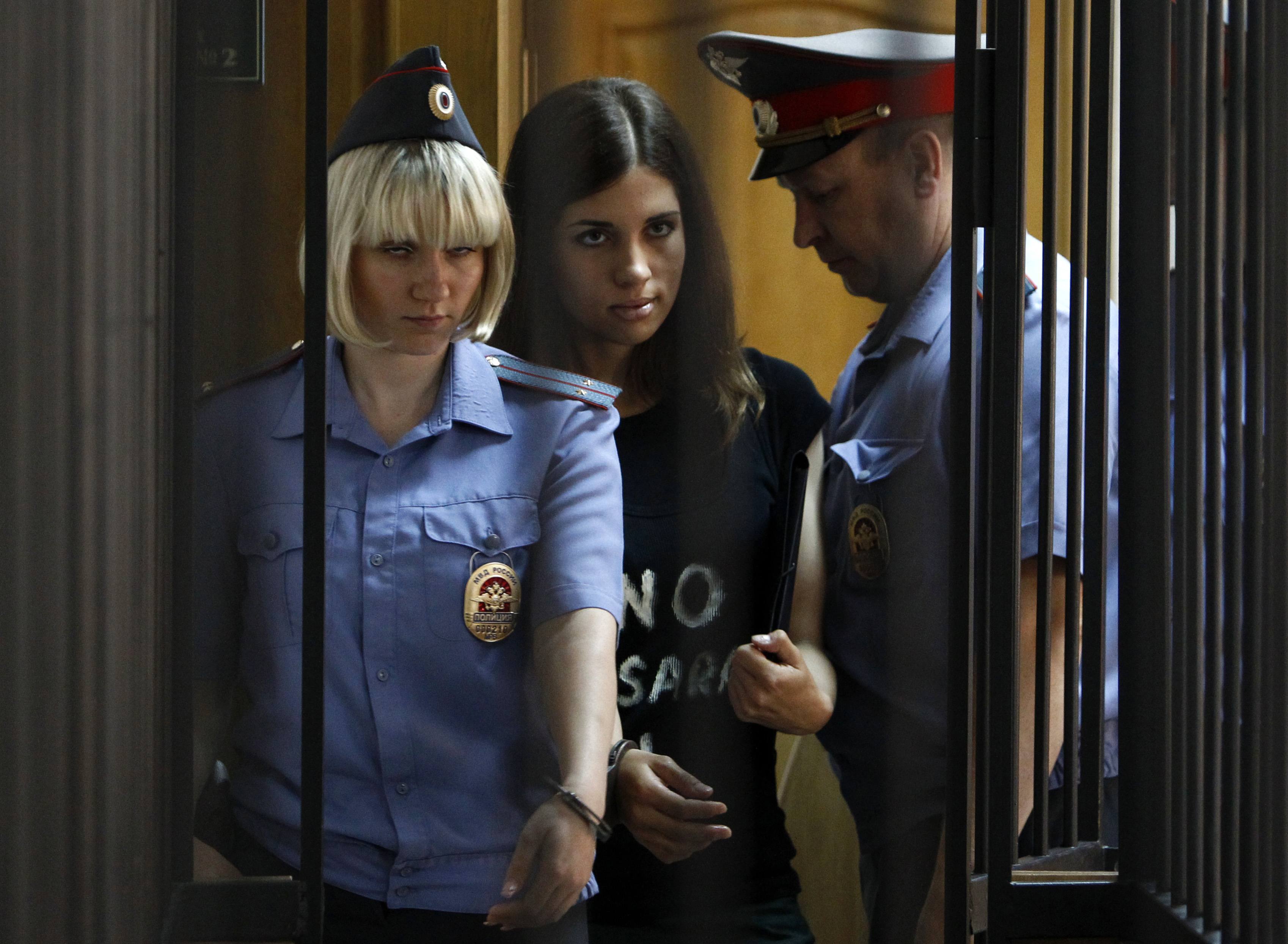 Νεκρός ιερέας υποστηρικτής των Pussy Riot