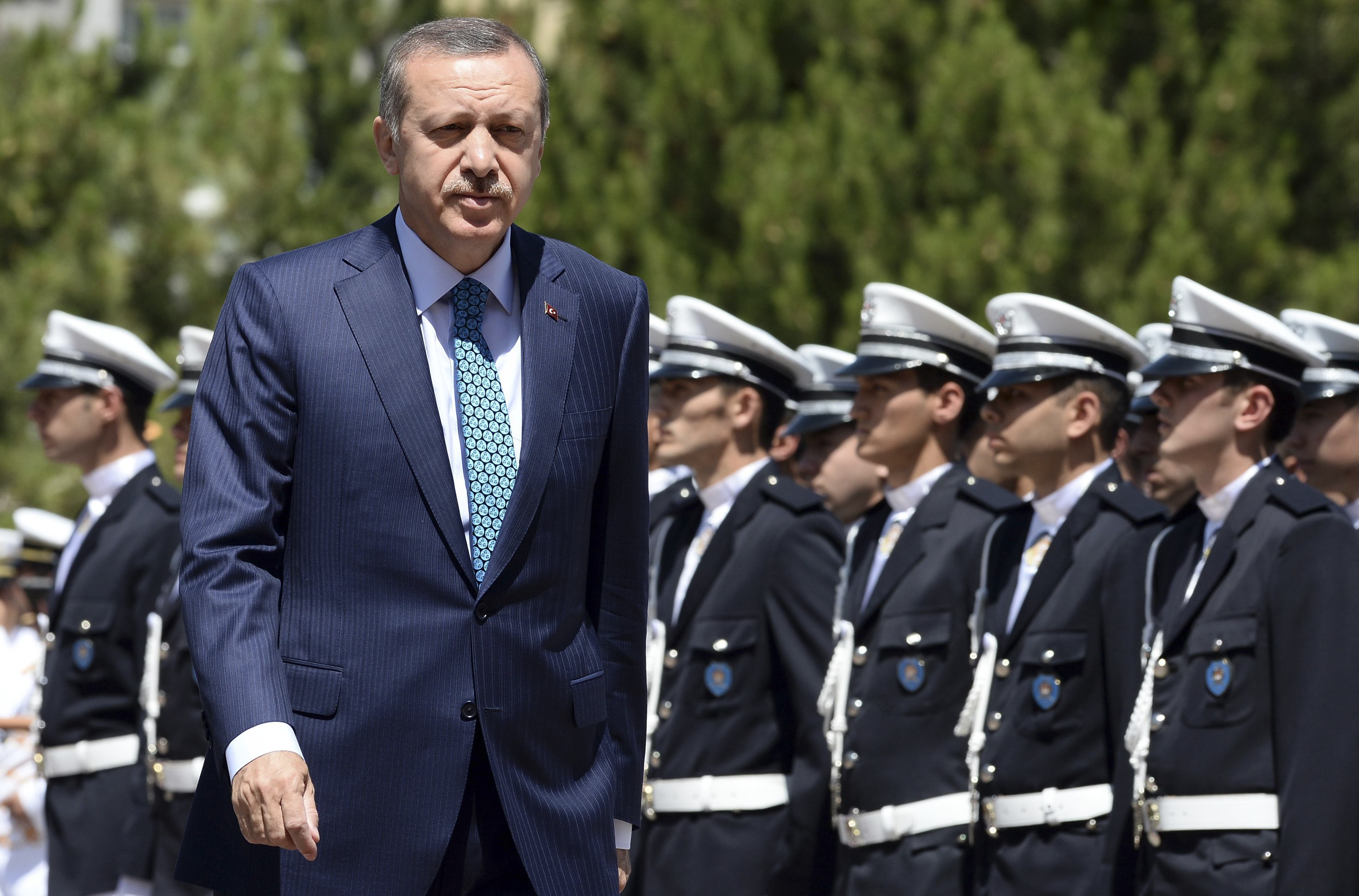 Ερντογάν: Ήρωες και ανεκτικοί οι αστυνομικοί!