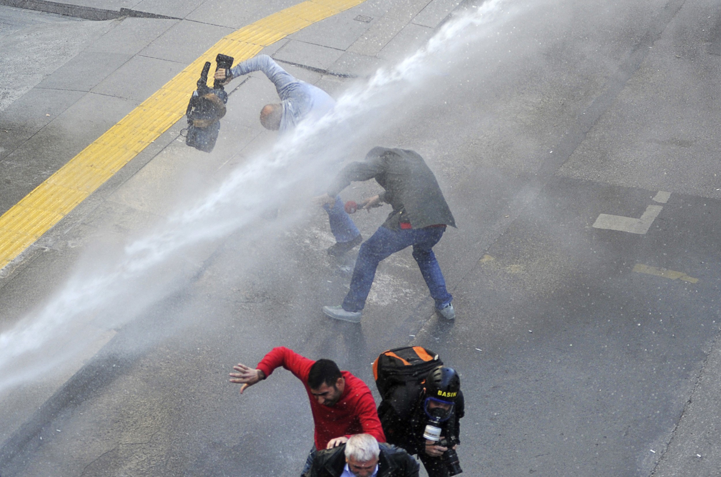 Άγρια επεισόδια στην Τουρκία – Διαδηλωτές διαμαρτυρήθηκαν για το αποτέλεσμα των εκλογών