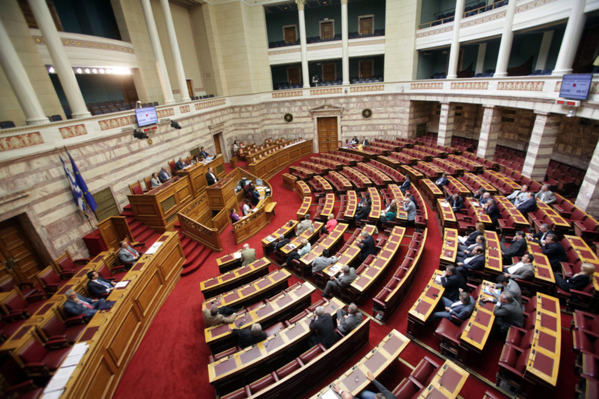 Εν μέσω θύελλας αντιδράσεων σε ΜΜΕ και διαφημιστική αγορά η τροπολογία για τις συγχωνεύσεις των Μέσων Ενημέρωσης