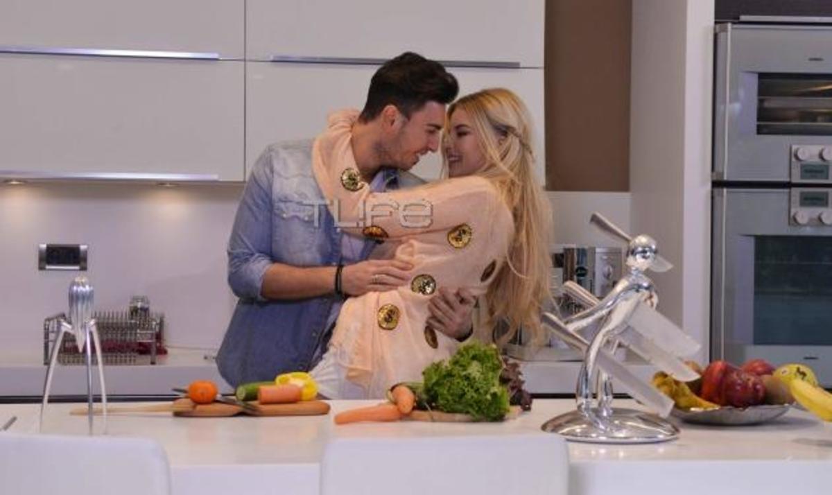 Διάσημοι τραγουδιστές τσακώνονται για… τα μάτια μιας γυναίκας! ΦΩΤΟ