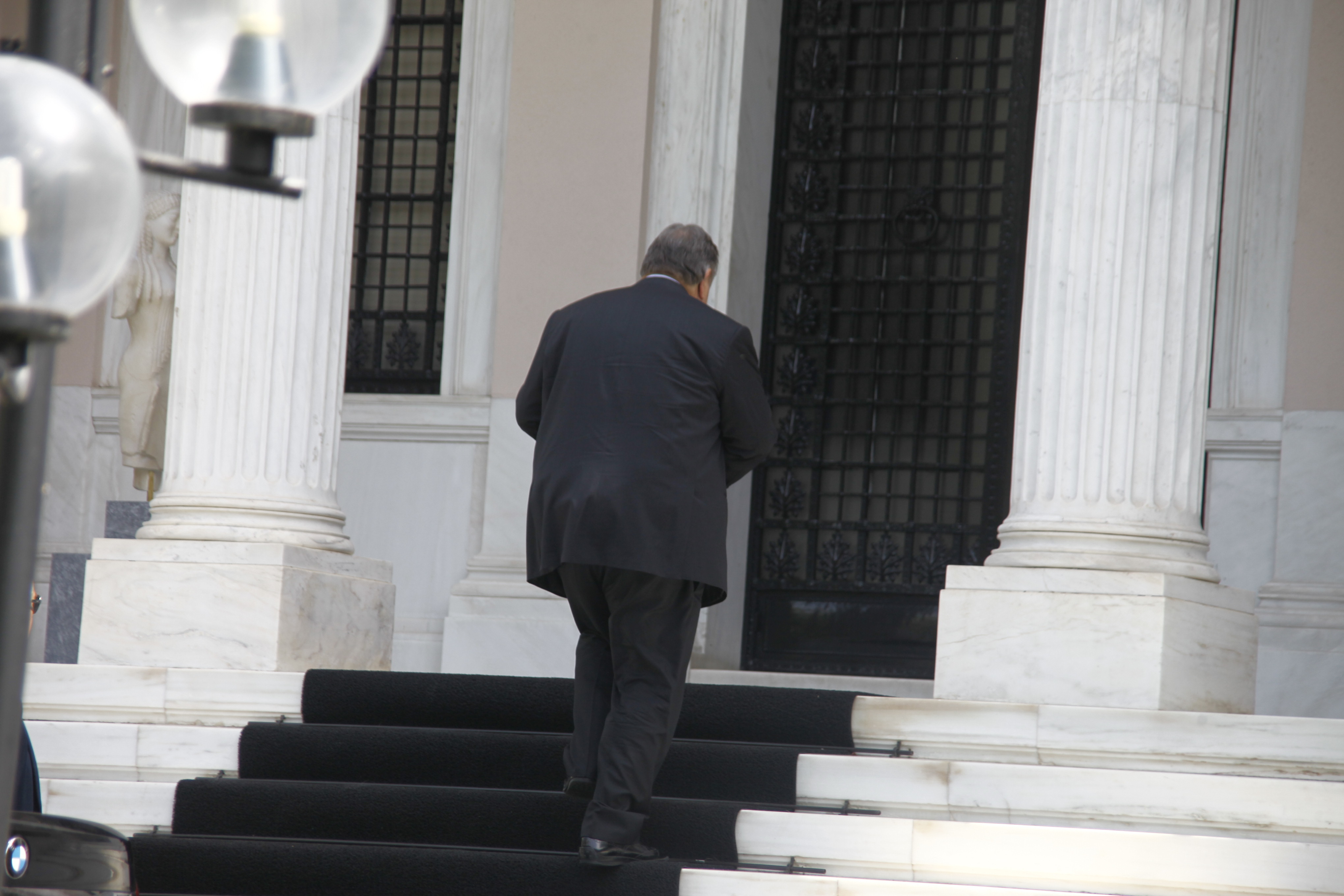 Τι θα ζητήσει ο Βενιζέλος από τον Σαμαρά στη σύσκεψη της Τρίτης για τα 25ευρώ