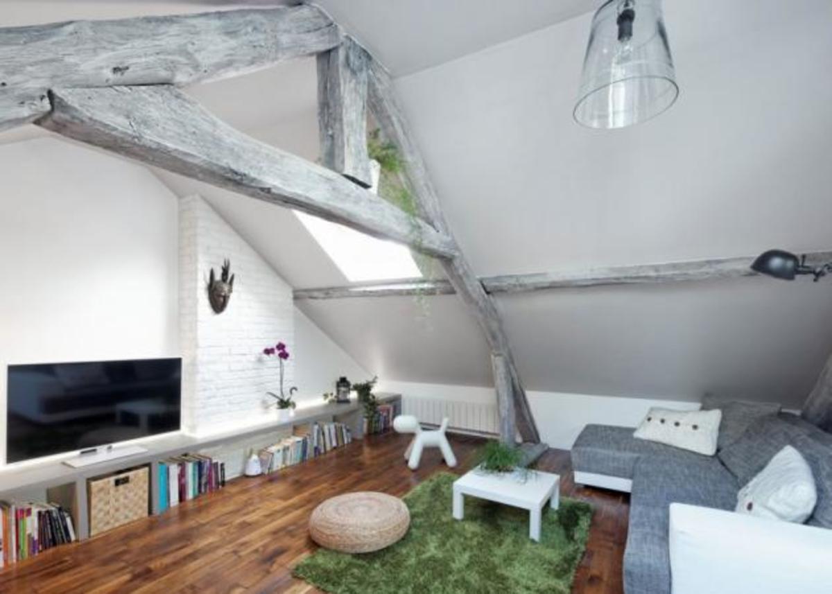 Πολυτελή σπίτια: Μια σοφίτα στο Παρίσι με όλα τα κομφόρ! Plus: δες το μπάνιο της!