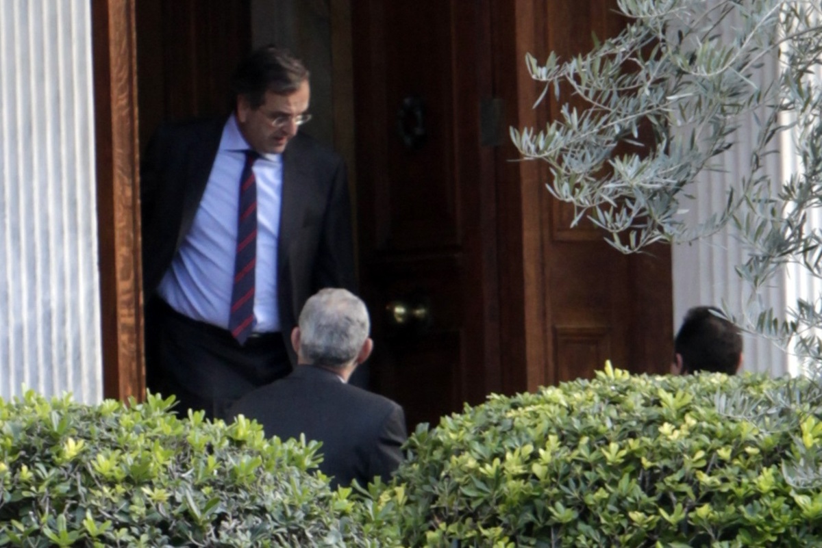 Το “μυστήριο” πίσω από τη συνάντηση Παπούλια – Σαμάρα