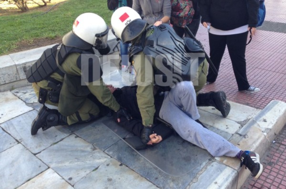 Βουλευτές ΣΥΡΙΖΑ: Αυταρχική ενέργεια η αστυνομική επίθεση εναντίον μαθητών – Τι απαντά το υπουργείο