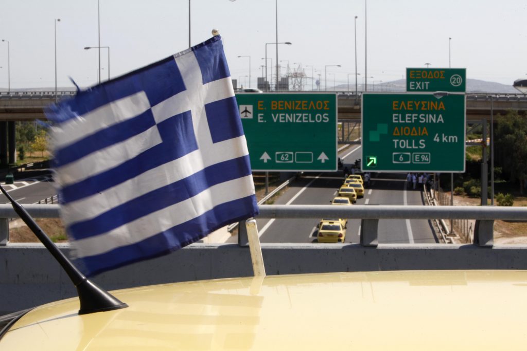 Εντοπίστηκε ο οδηγός ταξί που μετέφερε τον ασθενή με τον κορονοϊό MERS – Έλειπε από την Αθήνα λόγω Πάσχα – Στην εντατική ο 69χρονος ασθενής