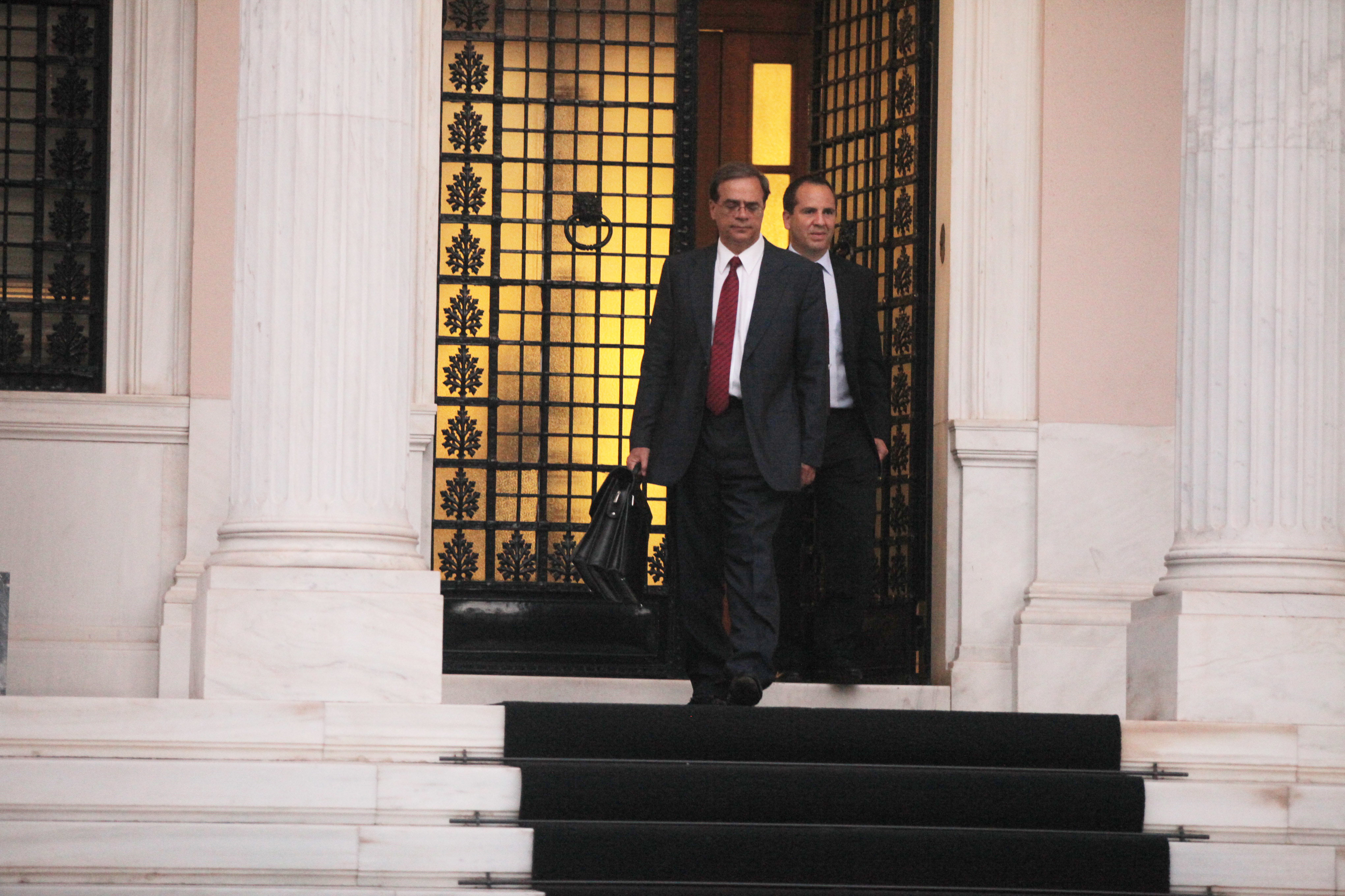“Πάμε καλά… Να πετύχουμε το καλύτερο για τη χώρα” – Μήνυμα Σαμαρά στους υπουργούς εν όψει Τρόικας