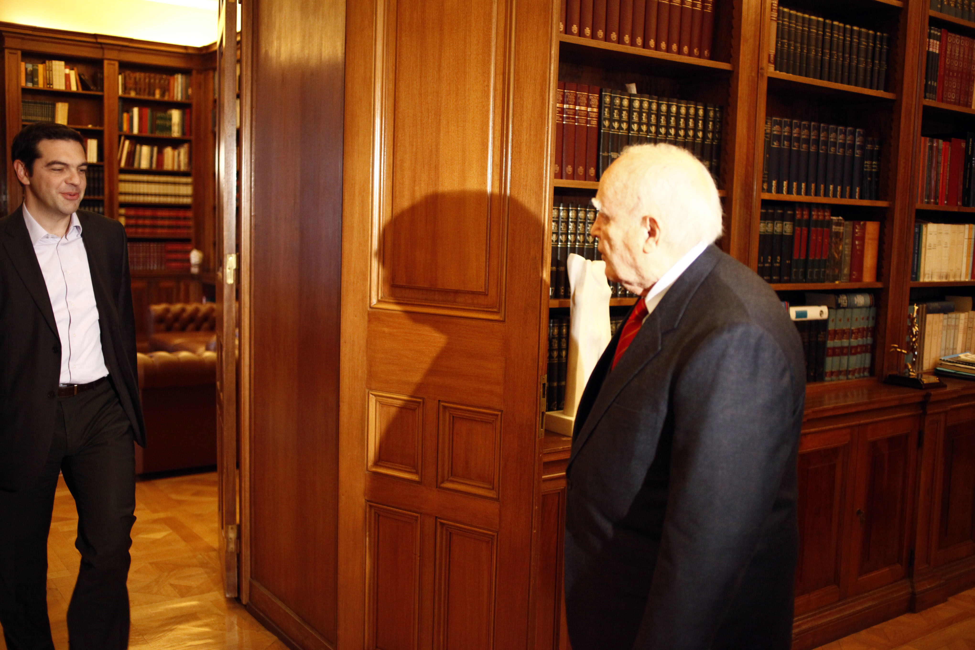 Παπούλιας σε Τσίπρα: Θα εξαντλήσω την θητεία μου