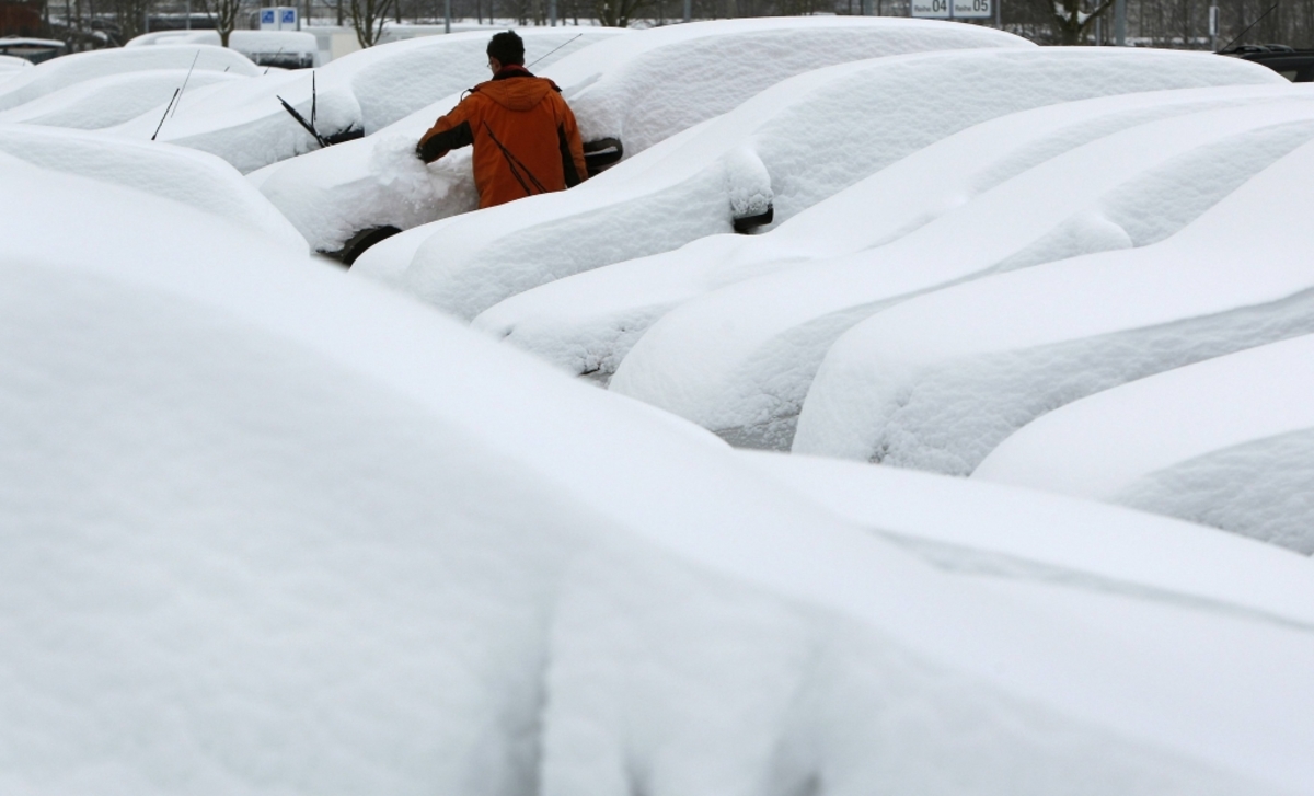 ΩΡΑ 09.00 ΜΟΝΑΧΟ