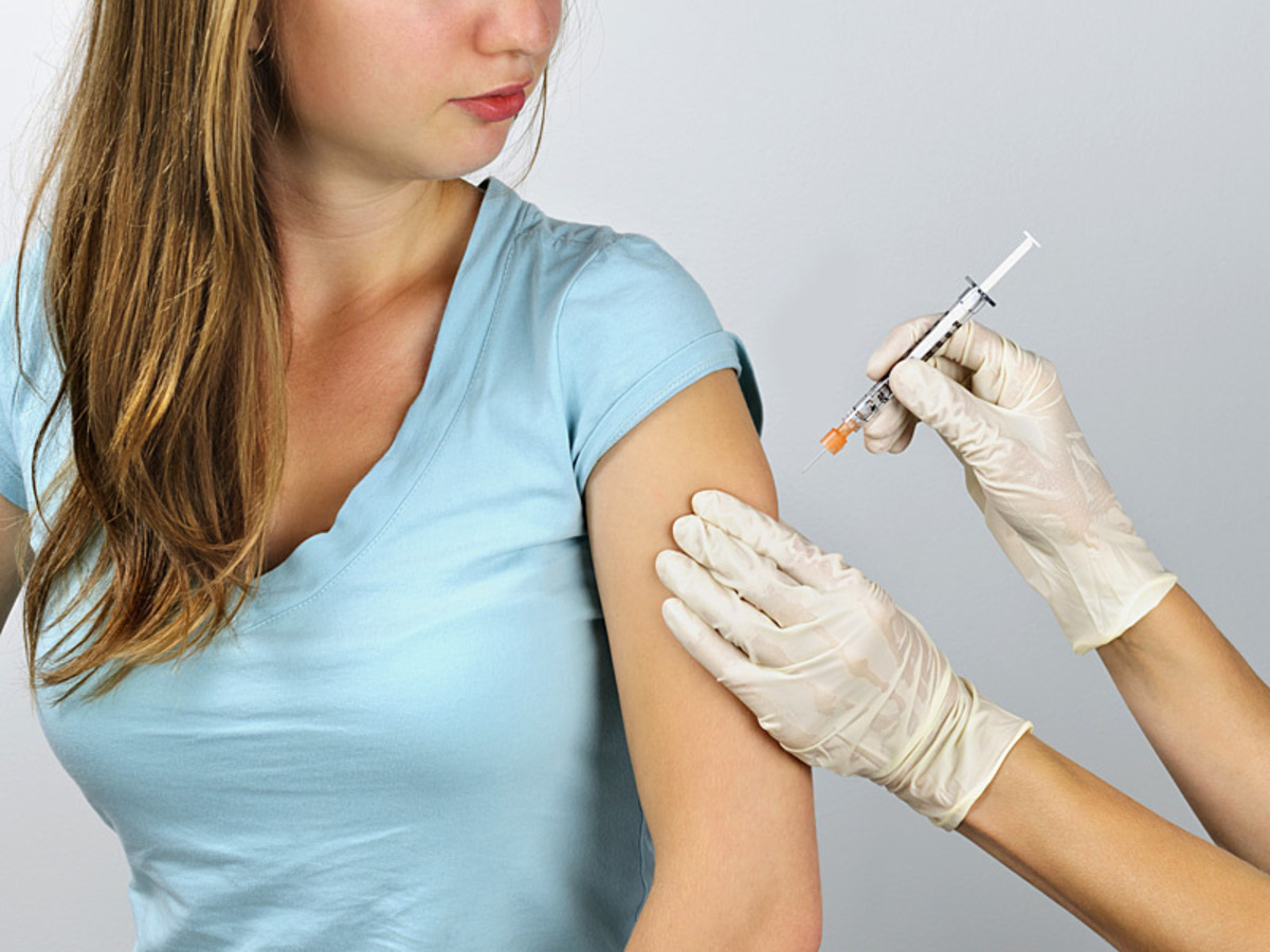 Ιός ανθρωπίνων θηλωμάτων (HPV): Τι αλλάζει στον εμβολιασμό των παιδιών