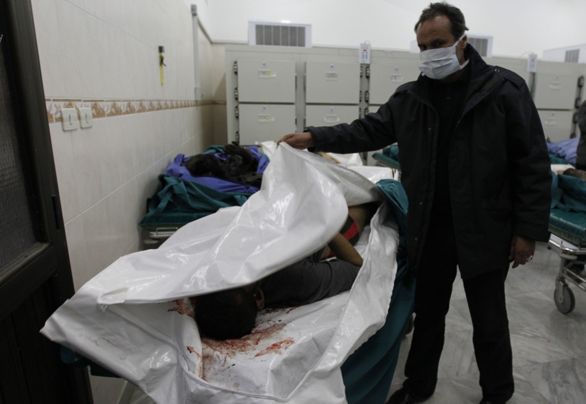 Ο Καντάφι άνοιξε τα νεκροτομεία για να δείξει οτι οι Δυτικοί χτυπούν αμάχους