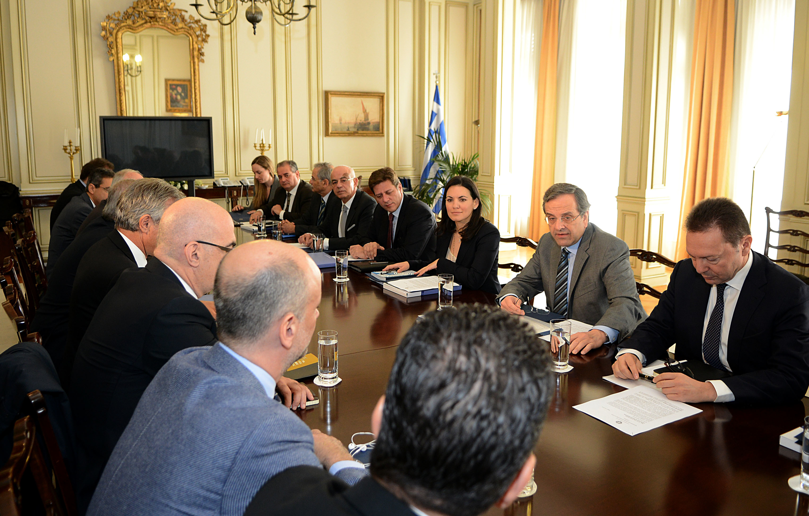 Στουρνάρας: Δεν ξέρω γιατί δεν ήρθε η ομάδα ελέγχου της τρόικας – “Το 2013 πήγε πολύ καλά, το ίδιο θα πάει και το 2014”