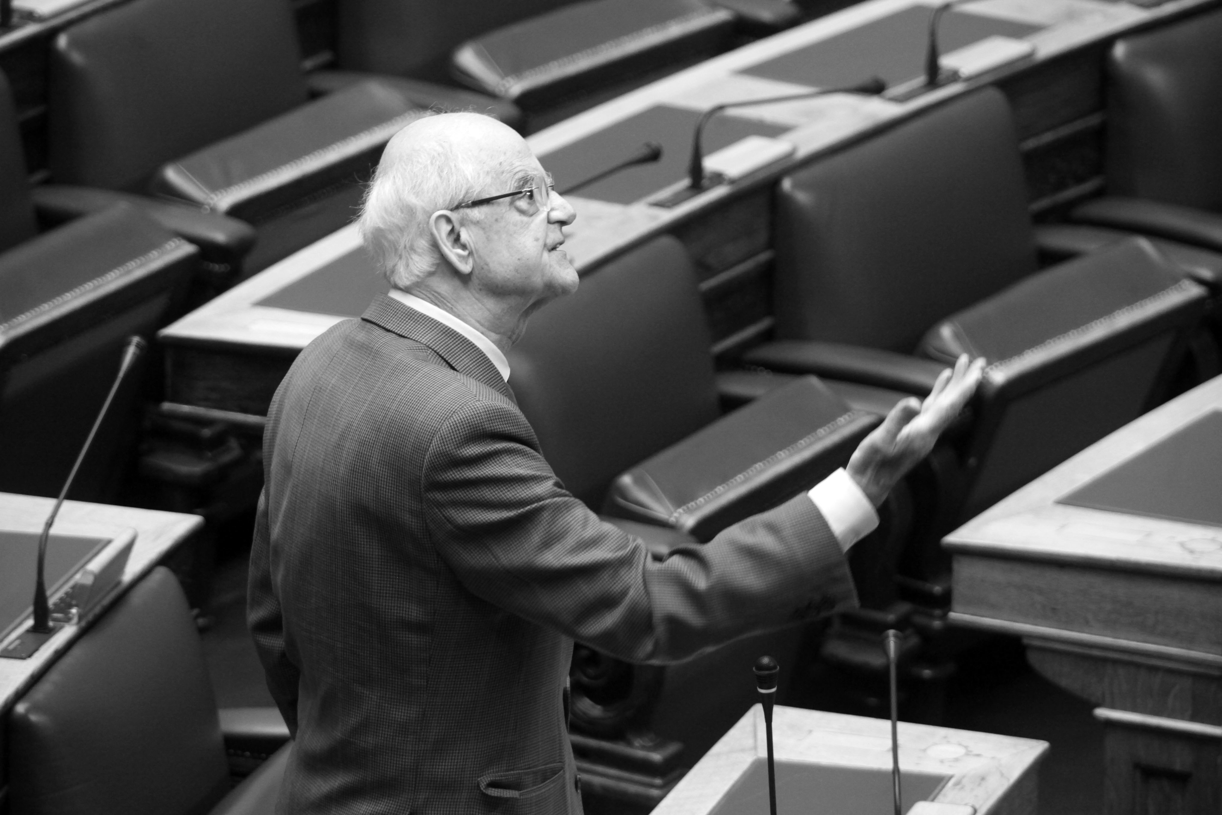 «Ξεσπάθωσε» κατά Σαμαρά και Αβραμόπουλου ο Απόστολος Κακλαμάνης