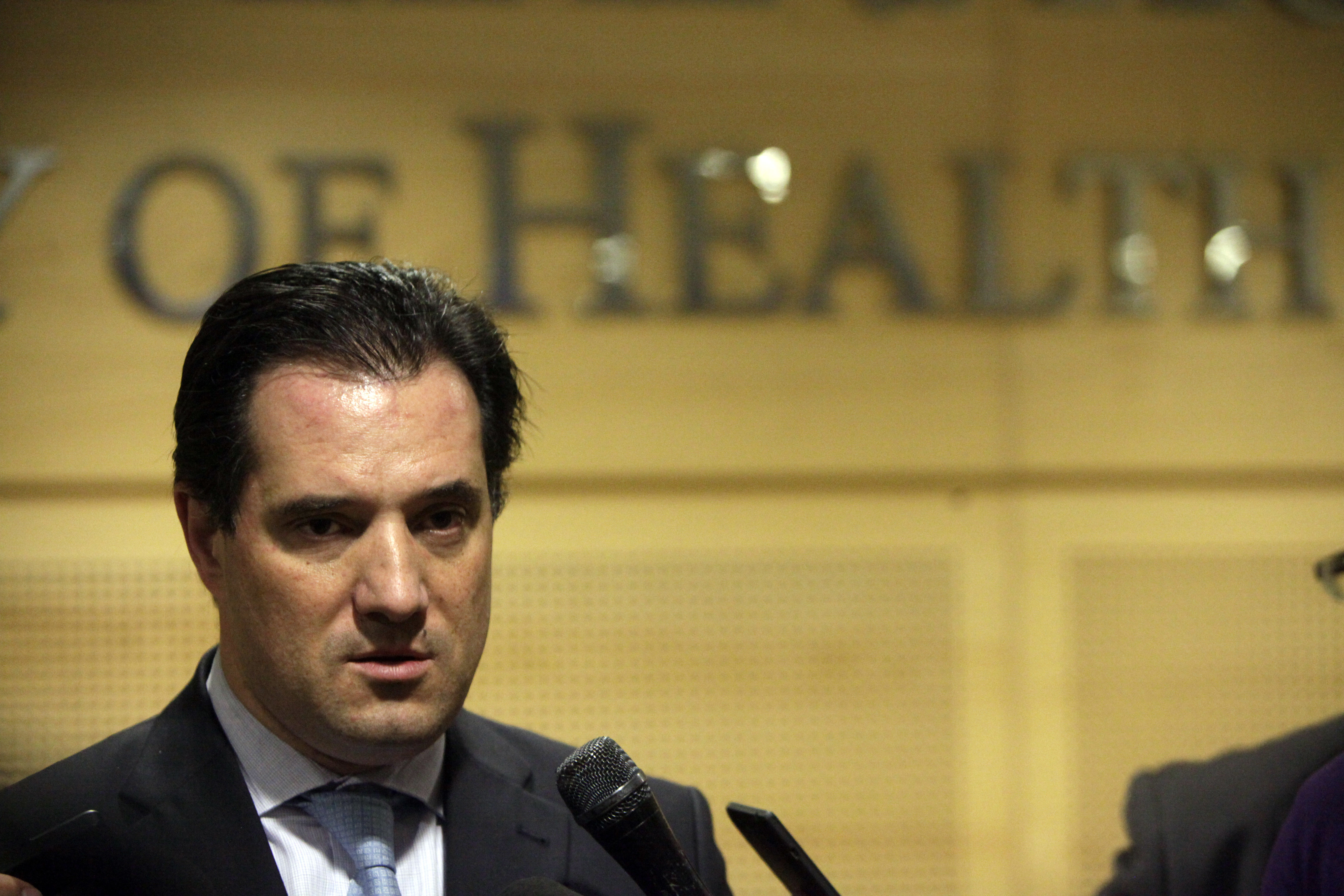 Τόμσεν: Adonis με απογοήτευσες – Αδωνις: Από σαλάμι, ξέρεις;
