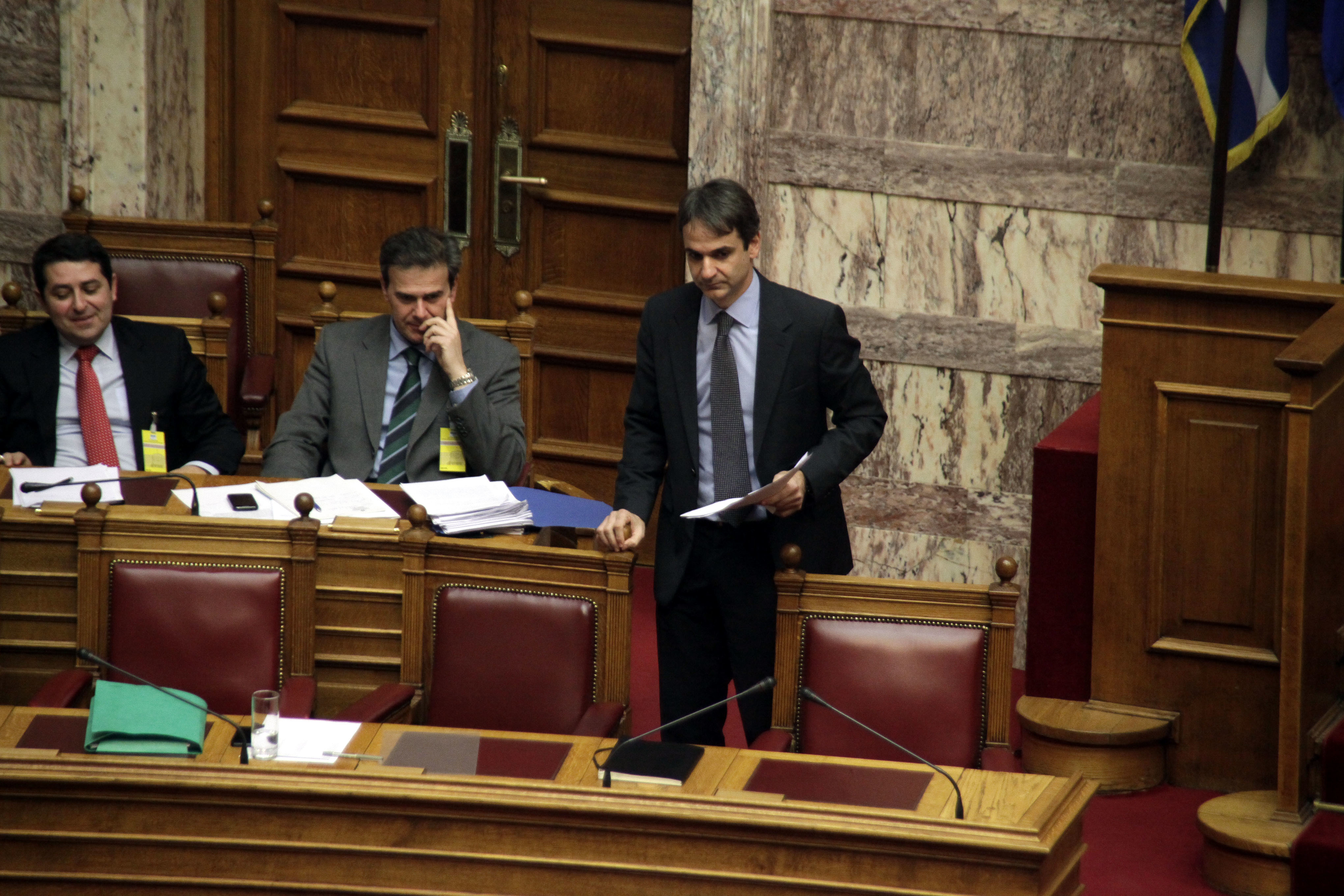 Με ονομαστική ψηφοφορία απειλεί το ΠΑΣΟΚ αν δεν αποσυρθεί το άρθρο 8 του νομοσχεδίου Μητσοτάκη