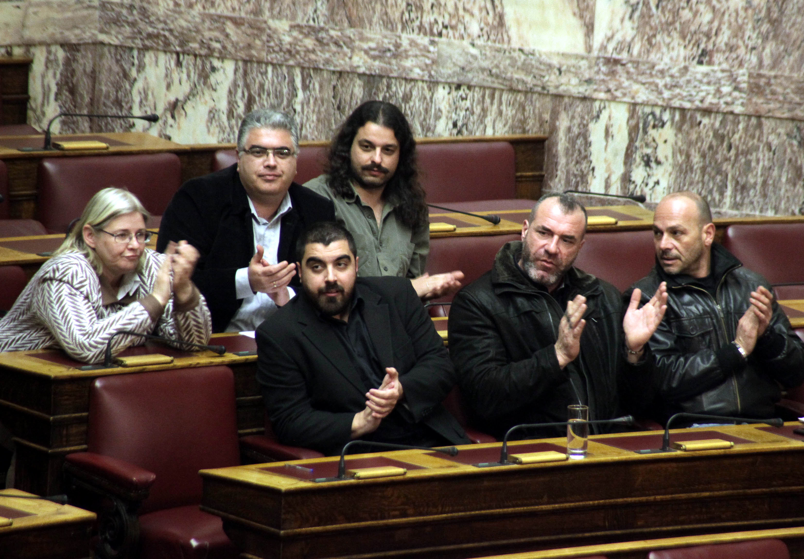 Η Βουλή αποφασίζει την άρση ασυλίας Κασιδιάρη, Ζαρούλια, Αρβανίτη, Κούζηλου και Κουκούτση