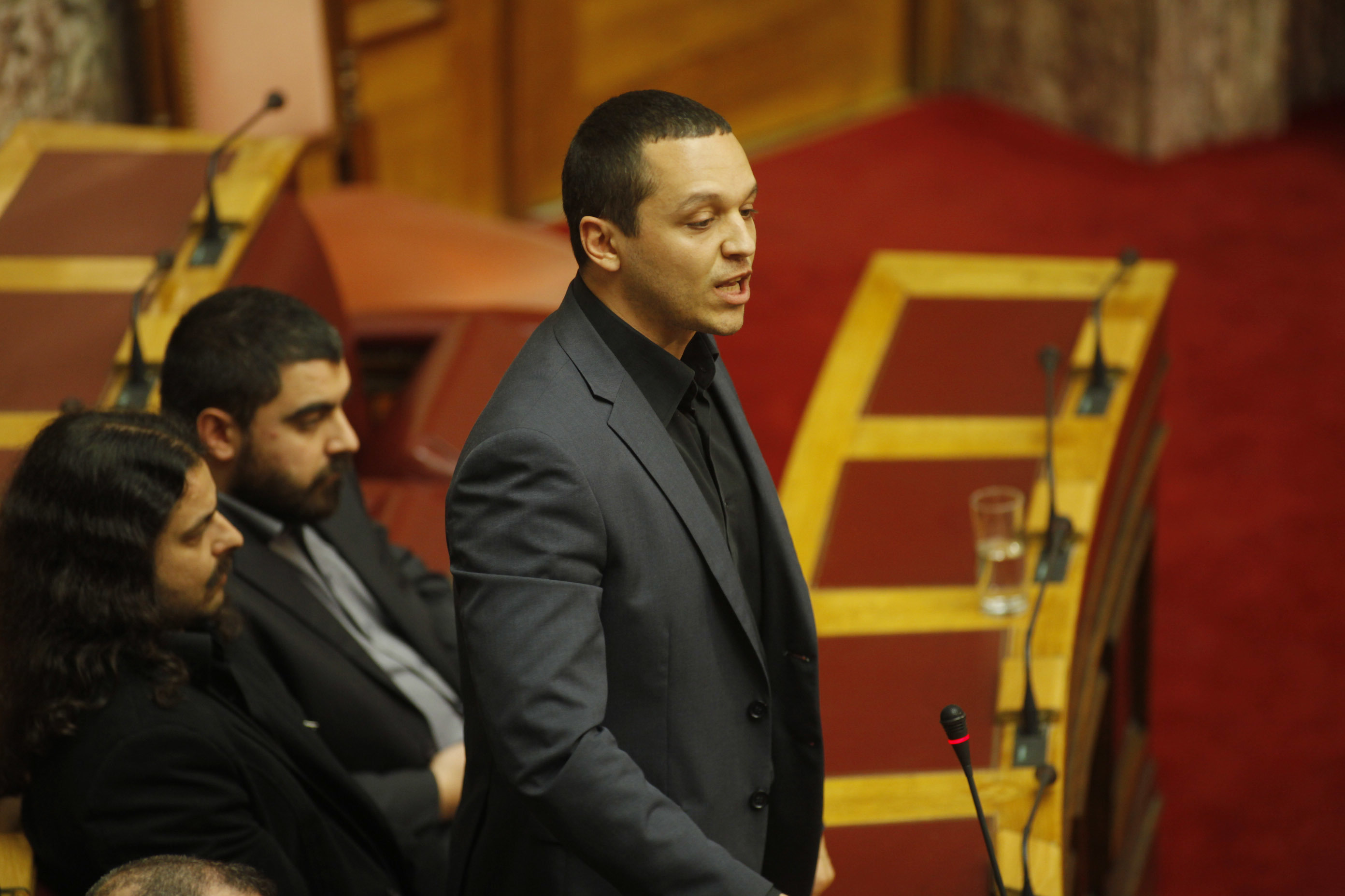 Κασιδιάρης σε Κακλαμάνη: Ας μη μιλούν για κασέτες οι στυλοβάτες του Μνημονίου