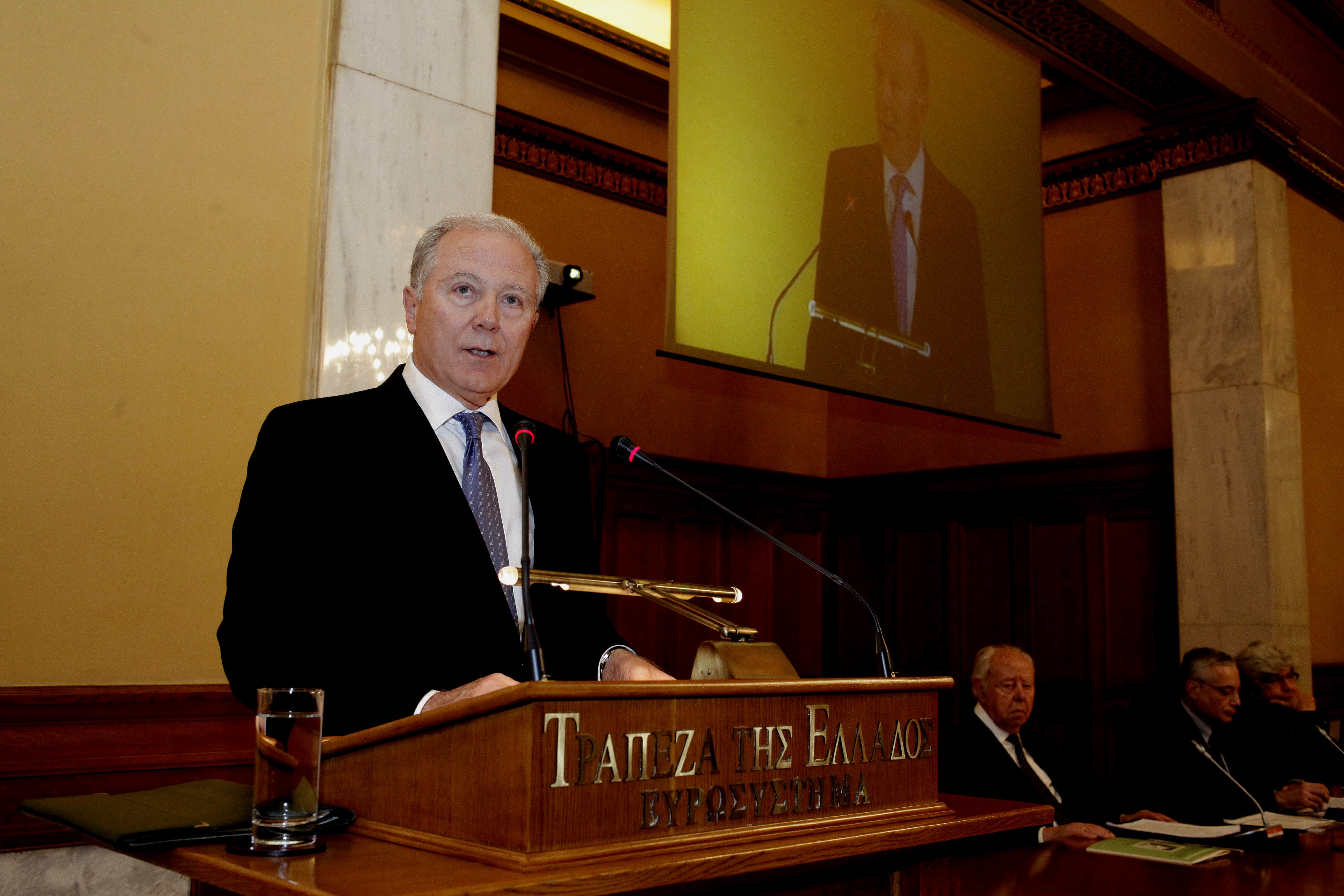 Προβόπουλος: Οι τράπεζες διευκόλυναν την επιστροφή του Δημοσίου στις αγορές – Τι είπε για την θητεία του