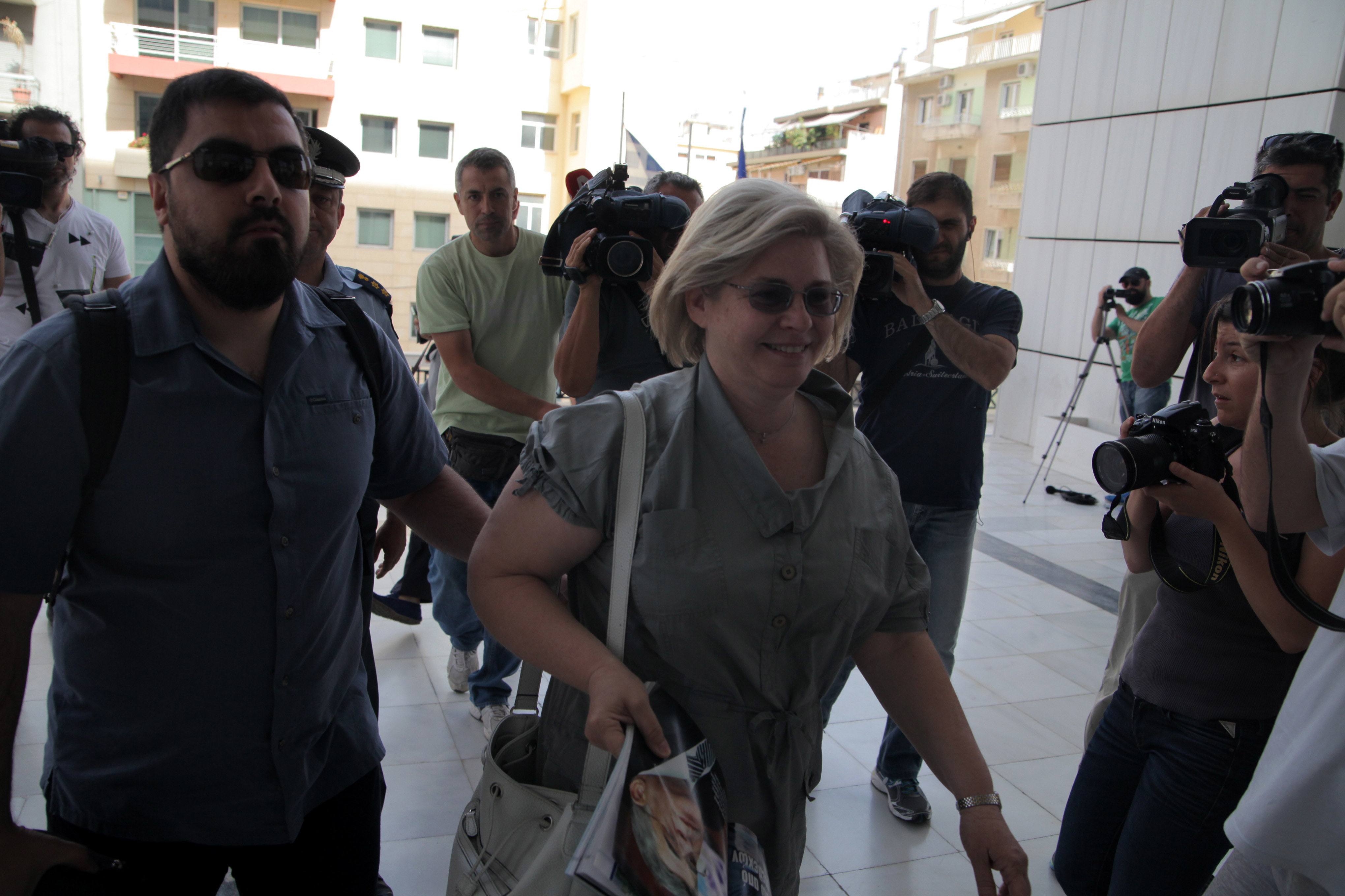 Χρήση του δικαιώματος της σιωπής από Ζαρούλια – Αγράμματος δήλωσε ο Μπαρμπαρούσης