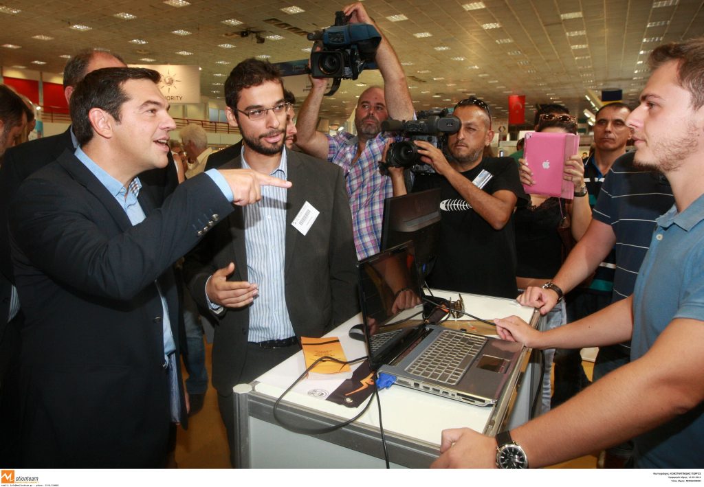ΔΕΘ 2014: Πολίτης σε Τσίπρα: “Ο κόσμος πεινάει” (VIDEO)