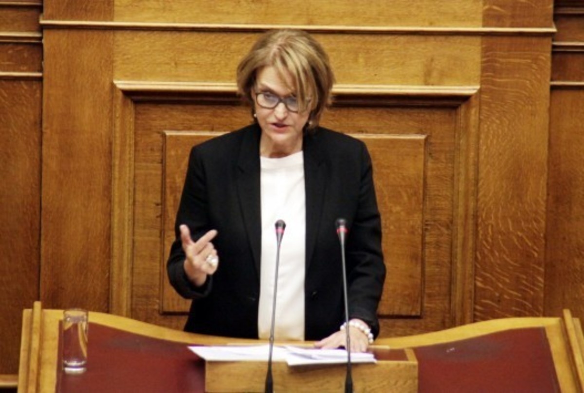 Η Ρεπούση υπέρ Φίλη και το ιστορικό ερώτημα αν οι Πόντιοι έπεσαν σε γκρεμό λόγω συνωστισμού στα βουνά…