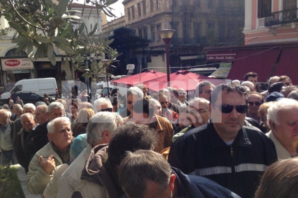 Ουρές για λίγο κρέας