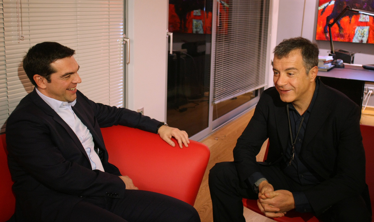 Επικοινωνία Τσίπρα – Θεοδωράκη