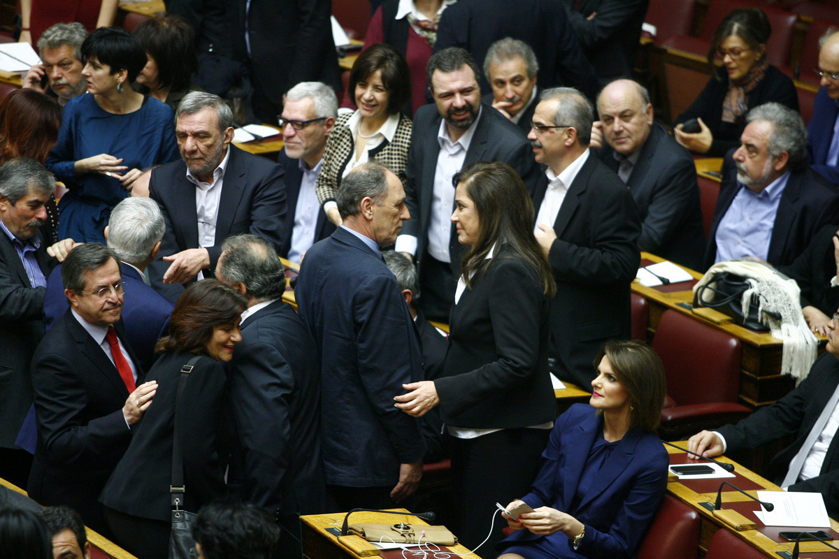 Ορκωμοσία Βουλής: Πρωτιές και πρωτάκια στα έδρανα – Ορκίστηκαν σε Χριστό σε Αλλάχ και στην τιμή τους!