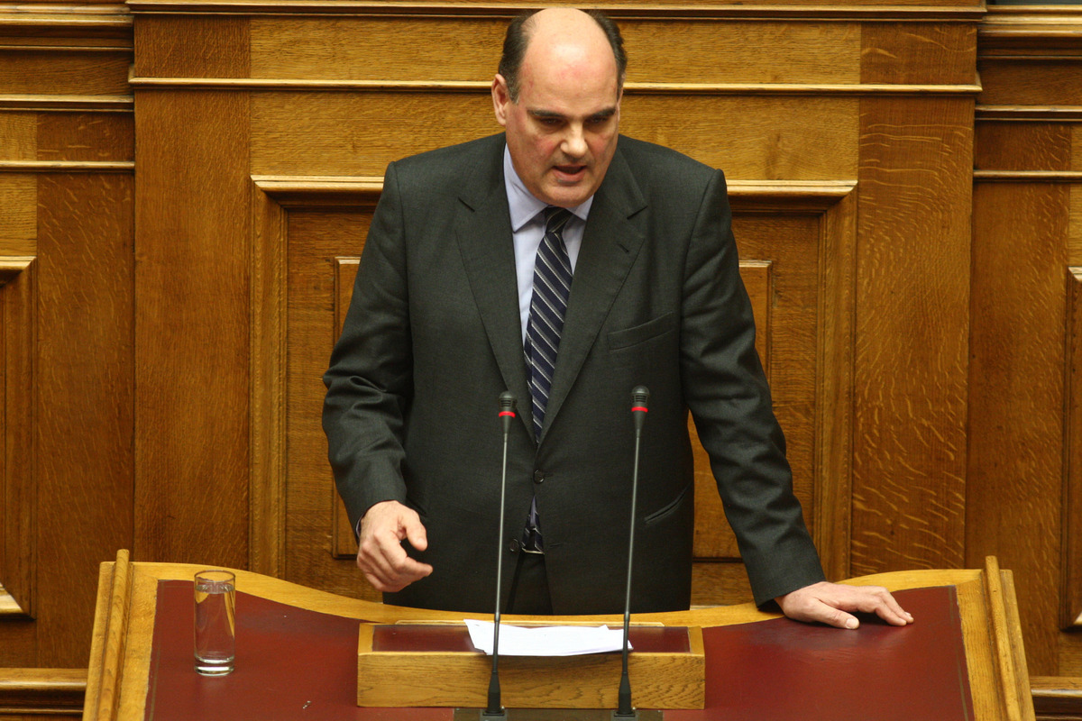 Επιμένει ο Φορτσάκης: Βεβήλωση η παρουσία Τσίπρα στο Πανεπιστήμιο