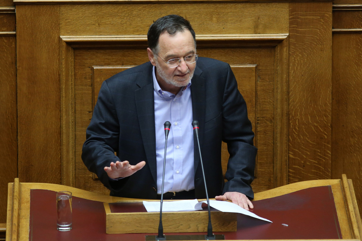 Τινάζει την μπάνκα των ιδιωτικοποιήσεων στον αέρα ο Λαφαζάνης – Μήνυμα στον Βαρουφάκη για το 70% – 30% των μέτρων: Μνημόνια και τρόικα τέλος