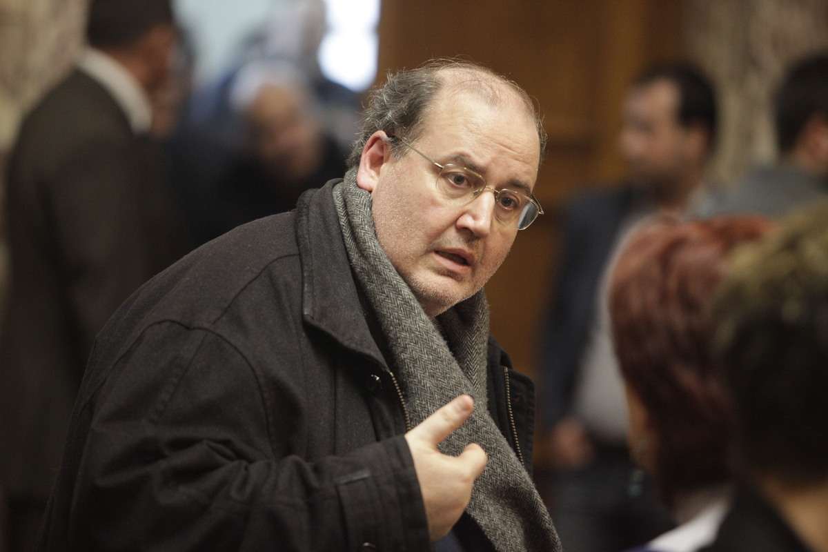 Οργή από Φίλη για τις αυξήσεις στην ΔΕΗ