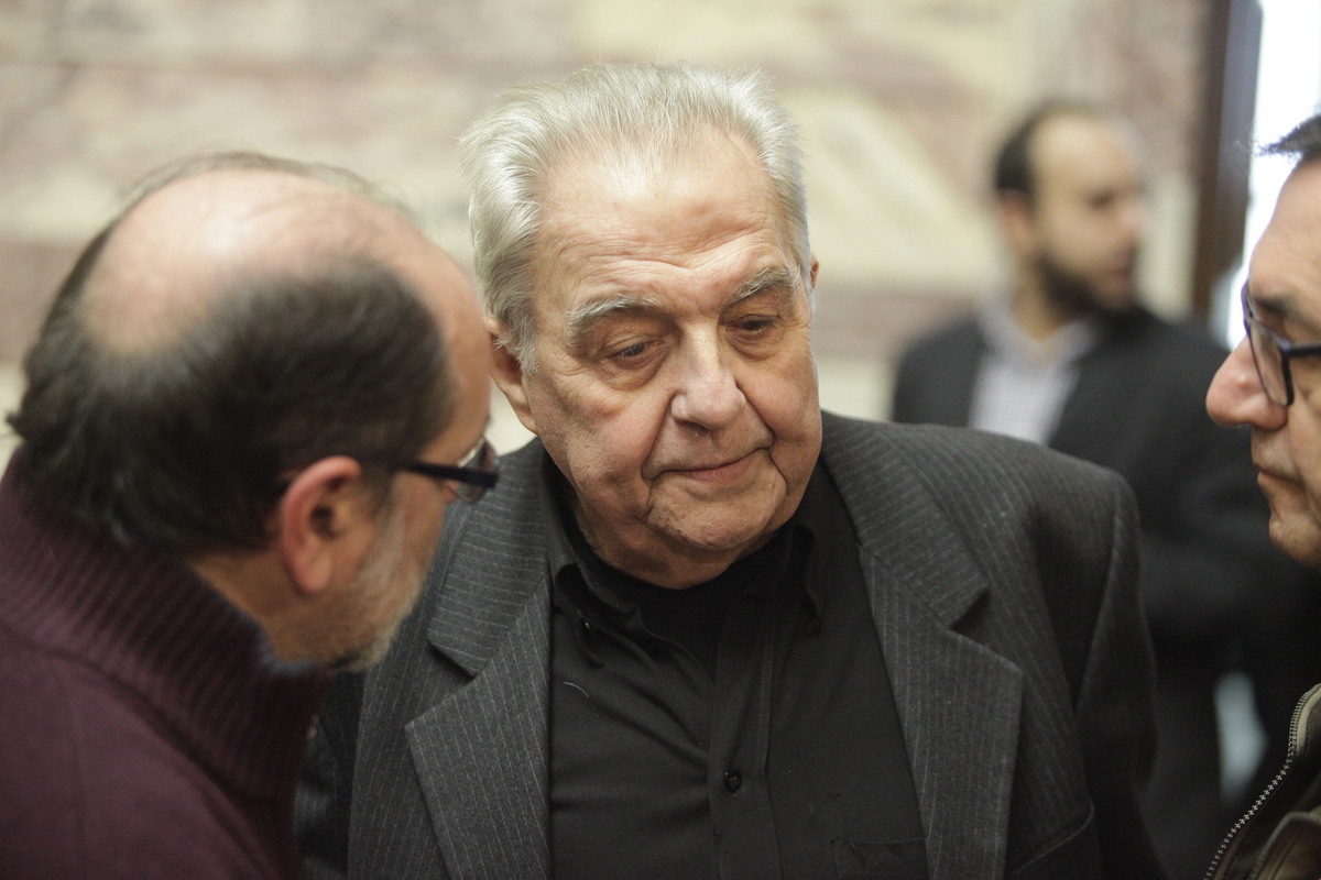 Φλαμπουράρης: Νερό και ενέργεια δεν πωλούνται!