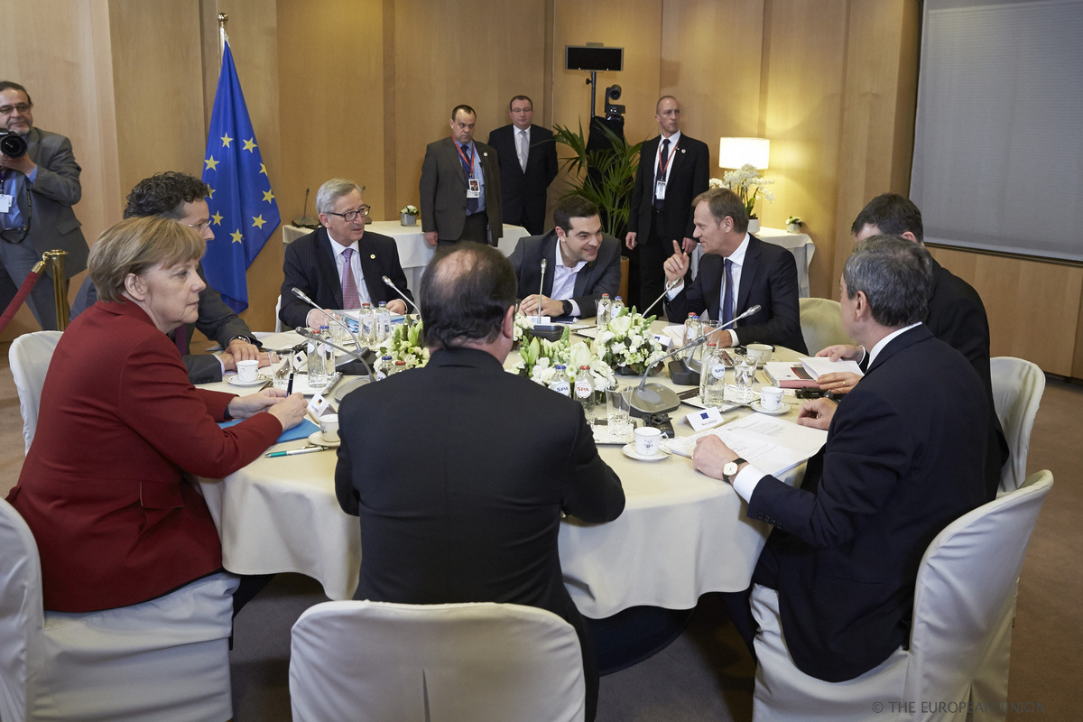 Συνωστισμός! Στο ίδιο τραπέζι Τσίπρας – Γιούνκερ – Ντάϊσελμπλουμ – ΕΚΤ και ΔΝΤ